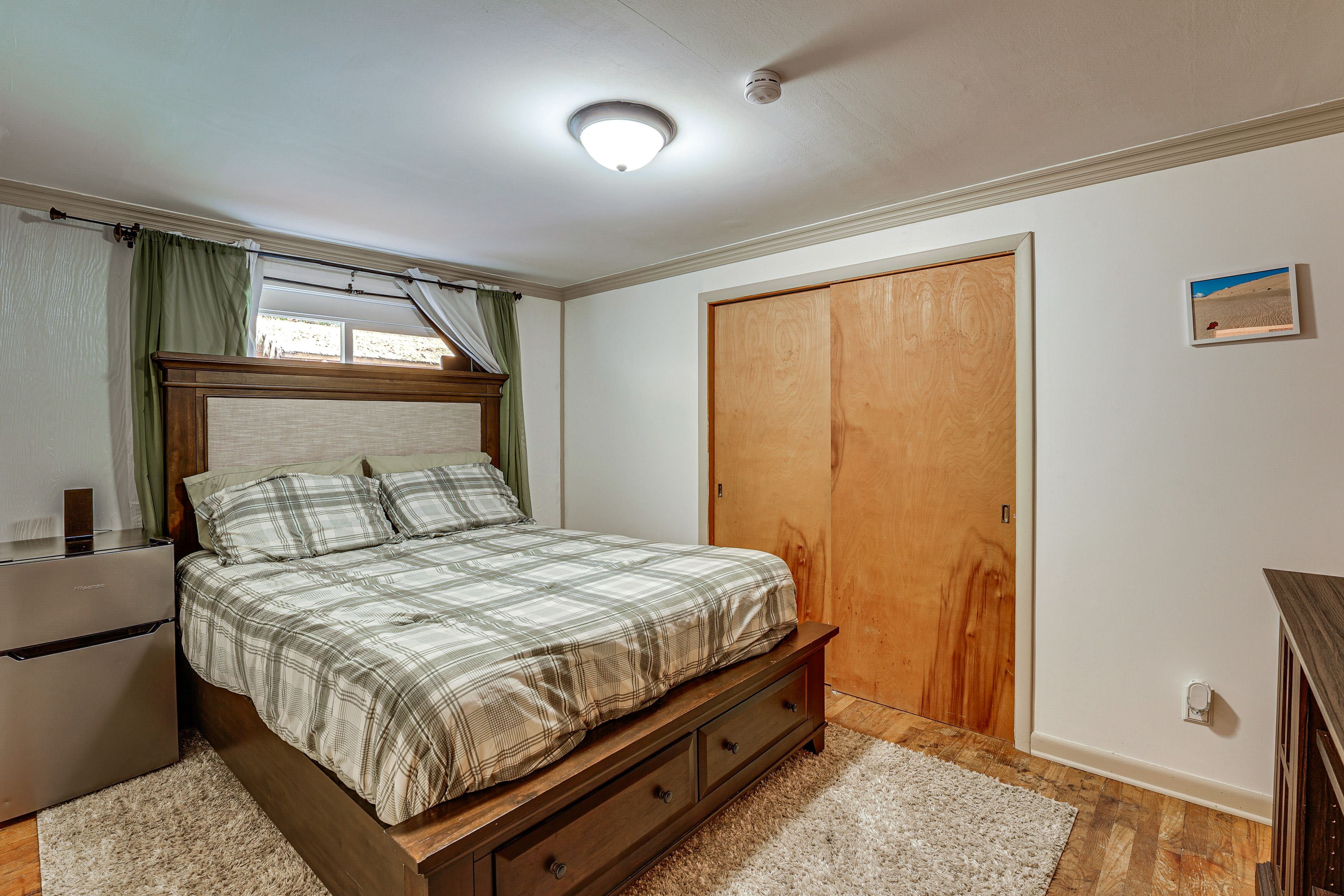 Bedroom 3 | 1st Floor | Queen Bed | Smart TV