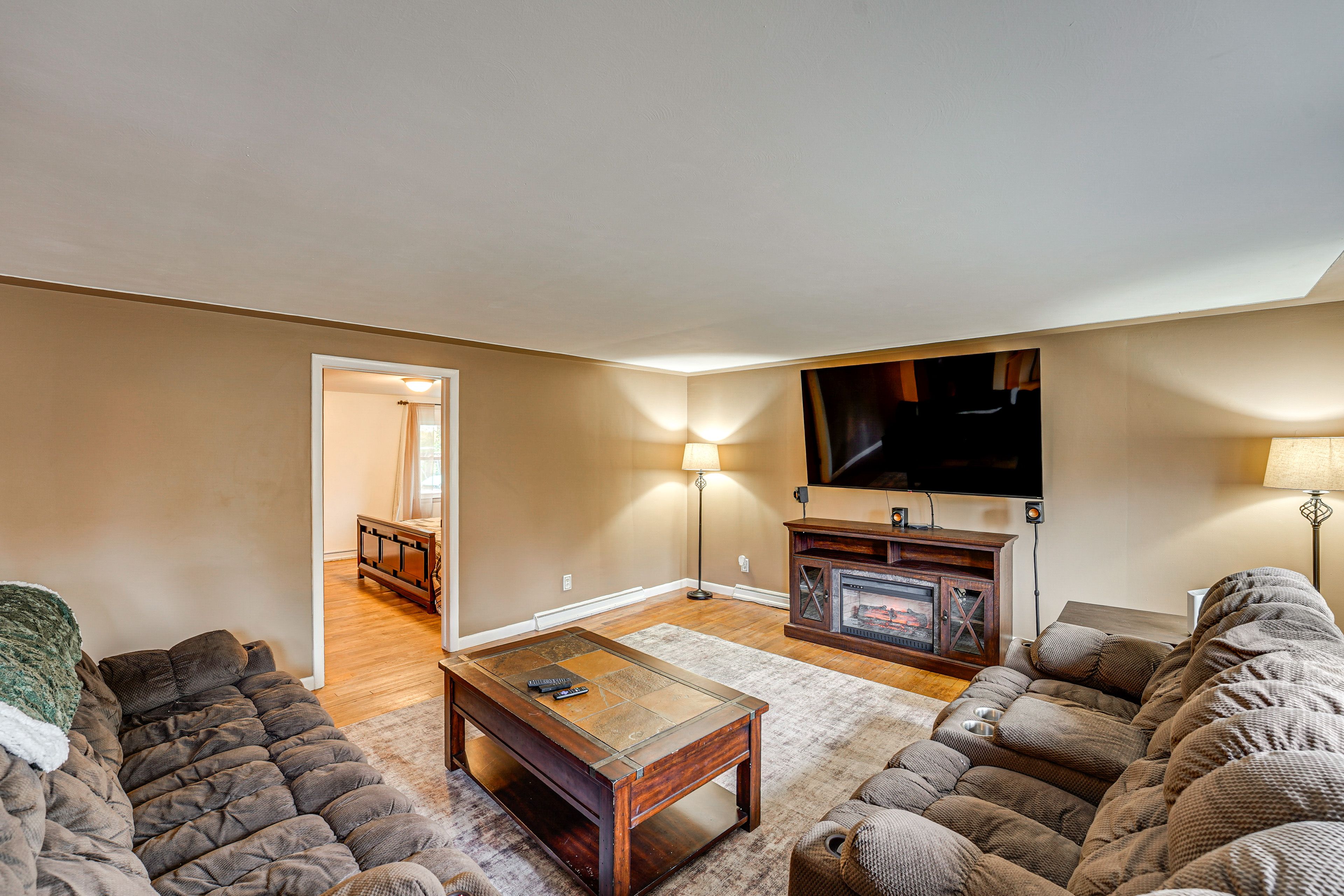 Living Room | 1st Floor | Smart TV | Fireplace