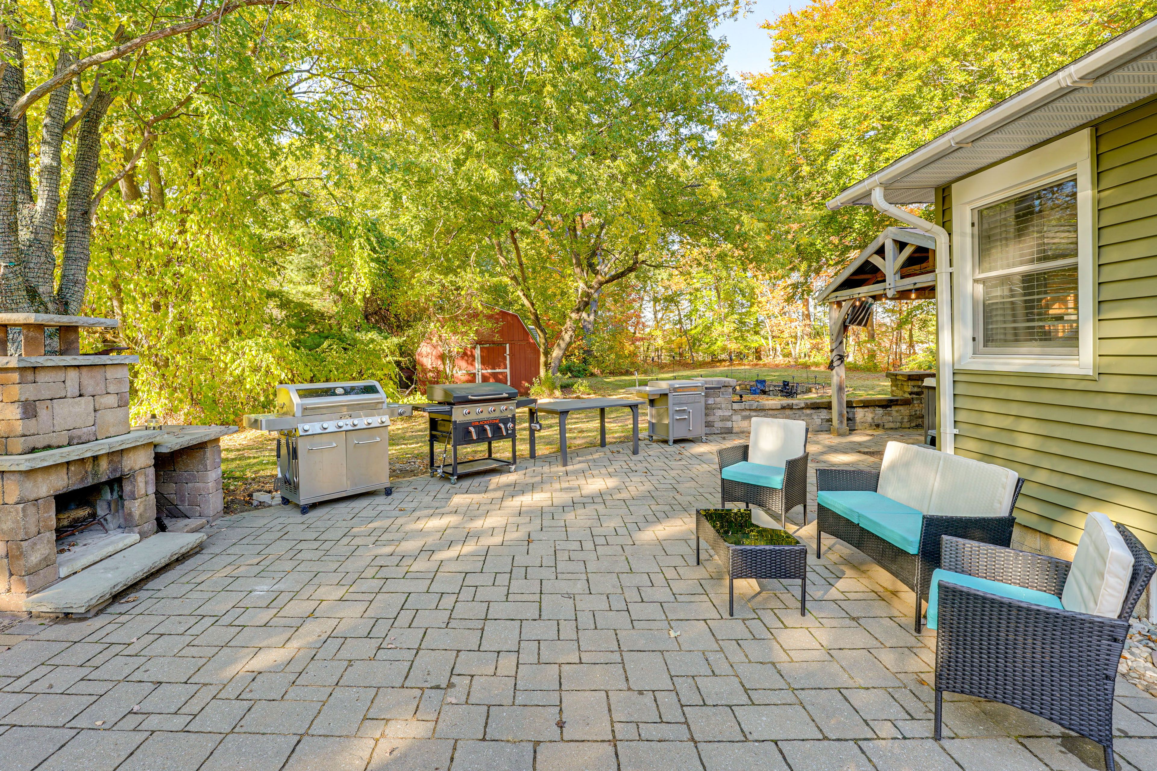 Furnished Patio | Grills | Fireplace