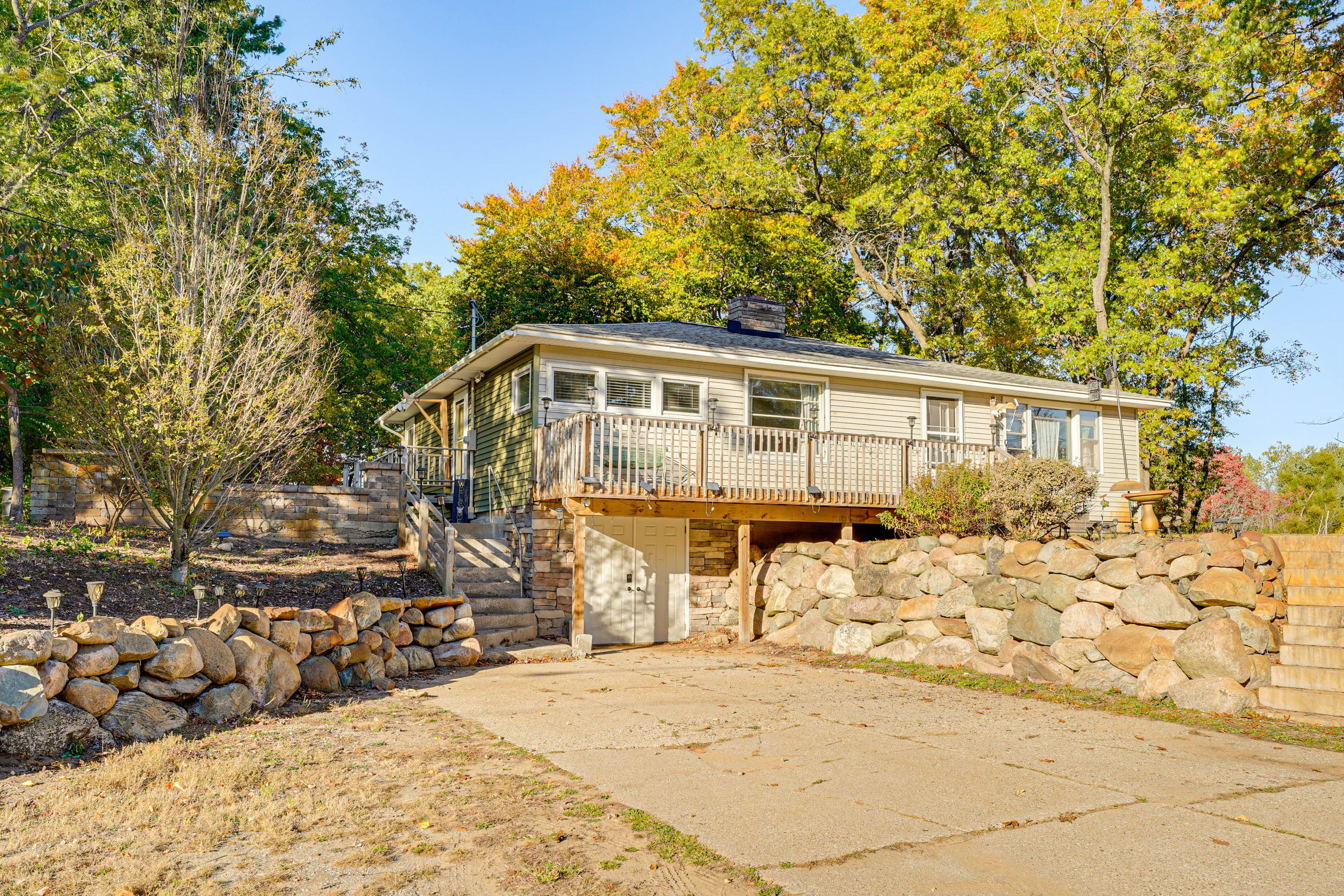 Parking | Driveway (4 Vehicles)