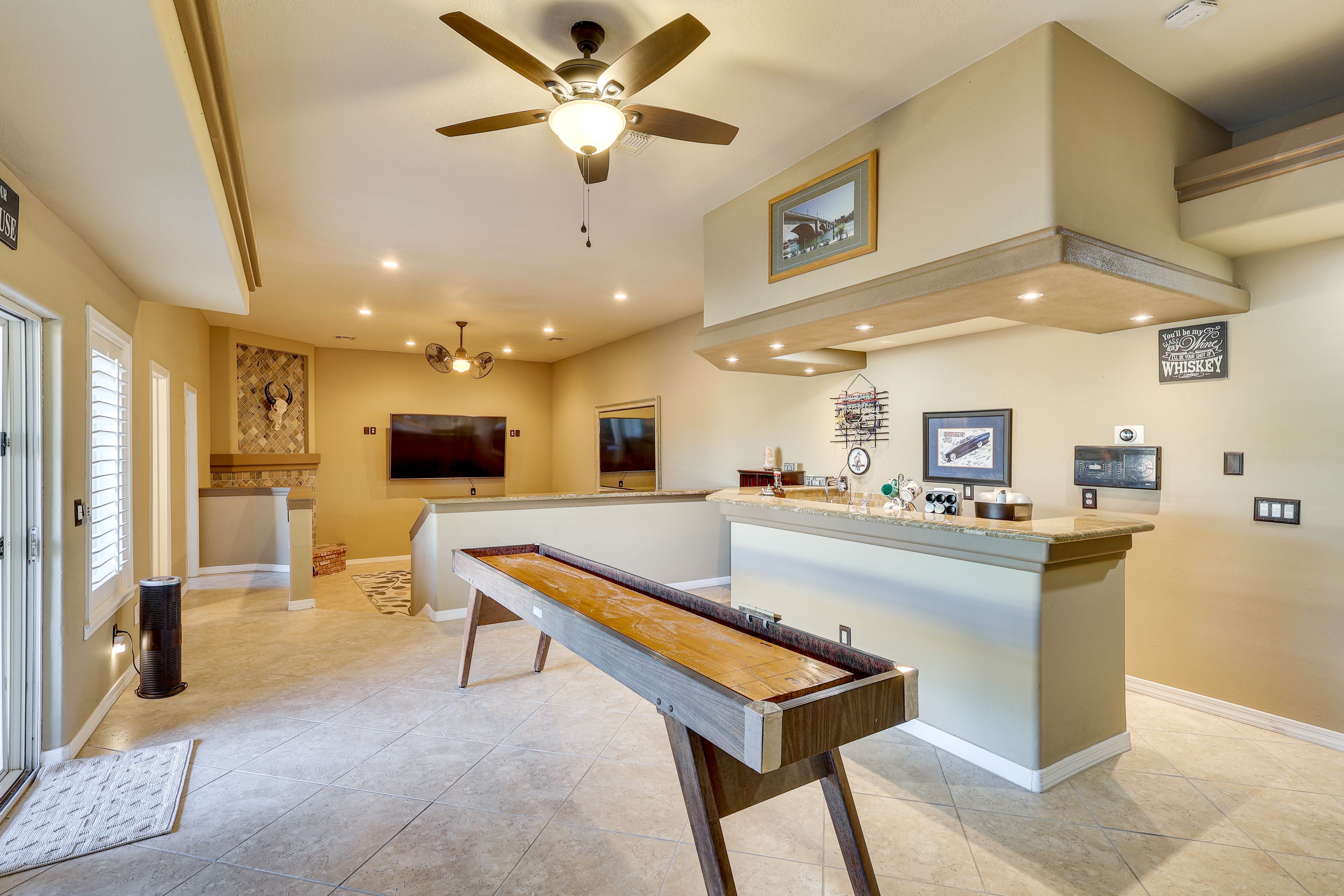 Game Room | Wet Bar | Shuffleboard