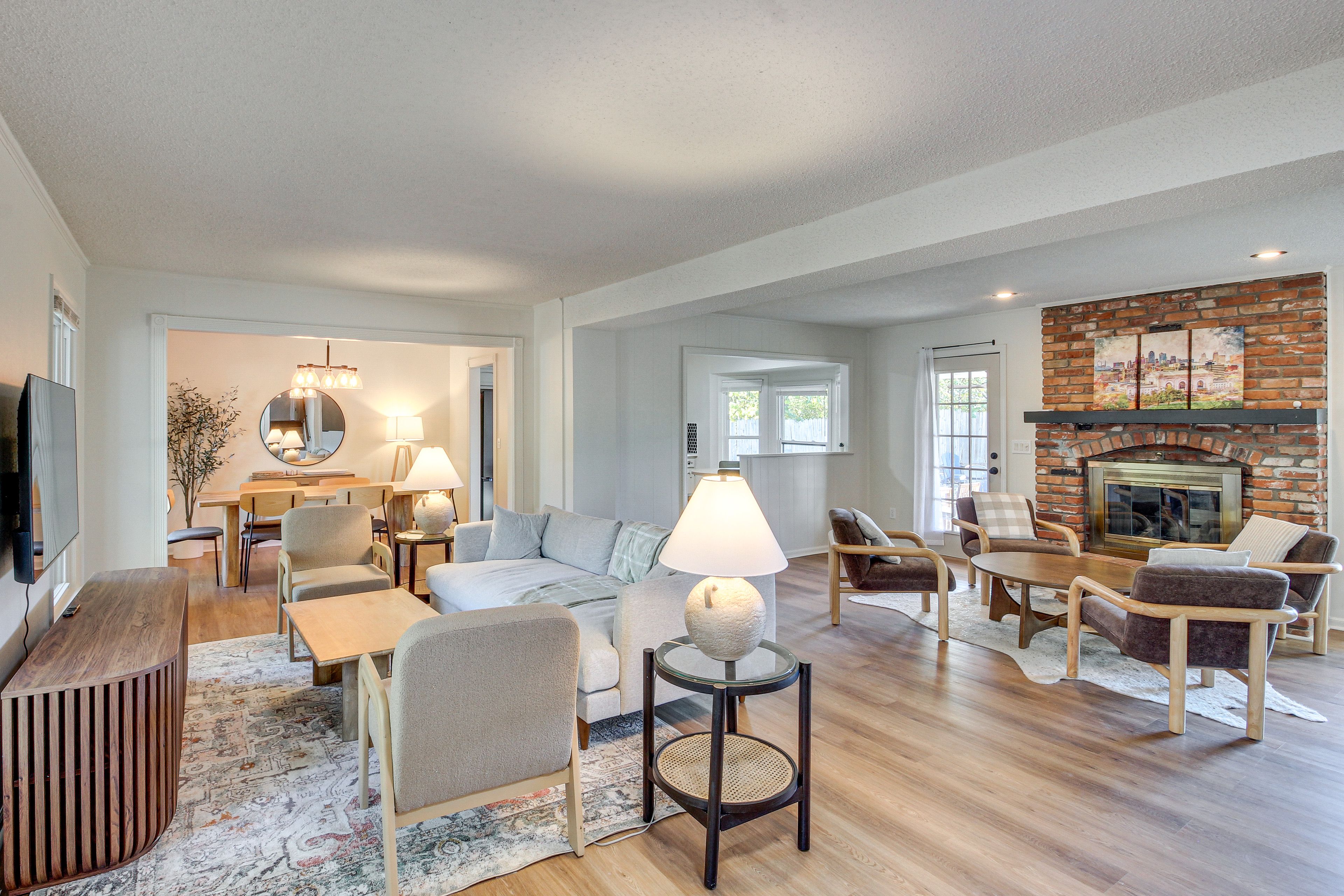 Home Interior | Free WiFi | Central A/C & Heat