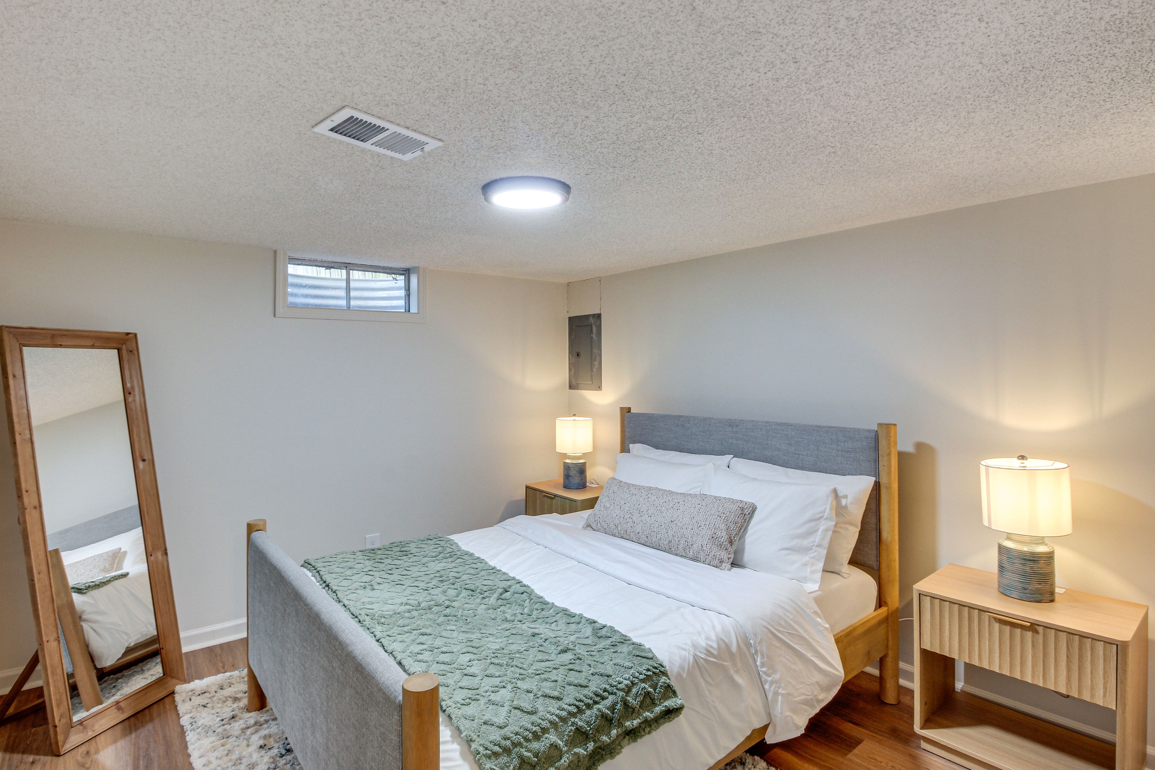 Bedroom 5 | Queen Bed | Basement