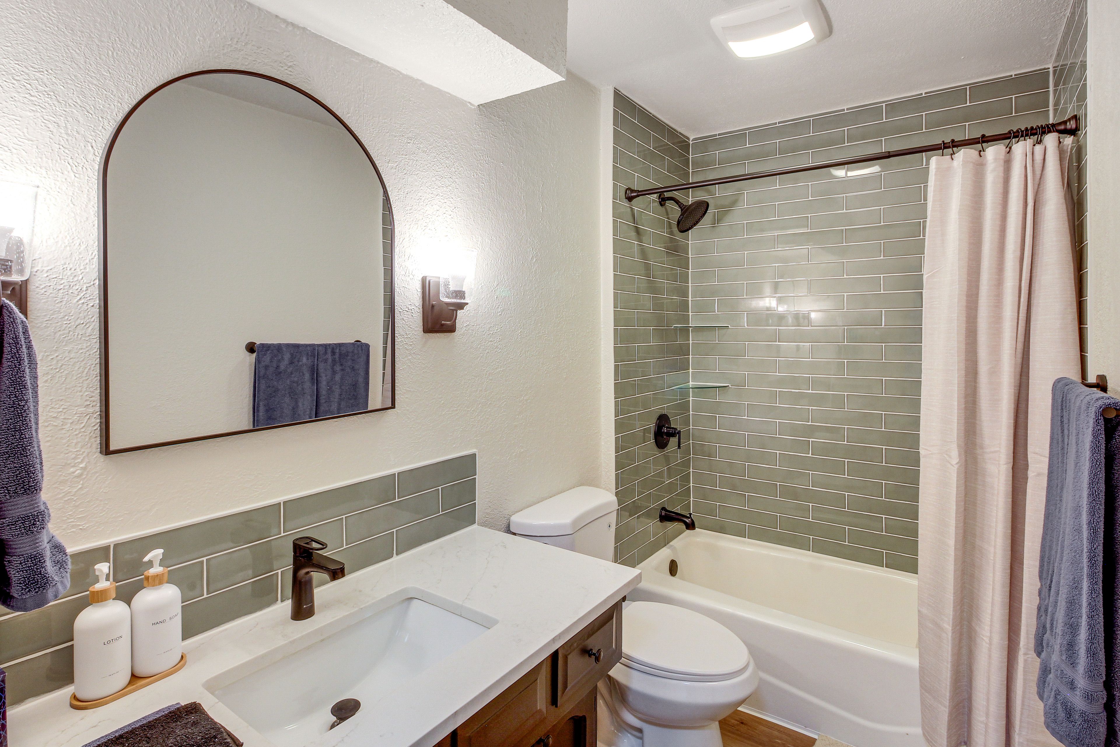 Full Bathroom | Upper Floor