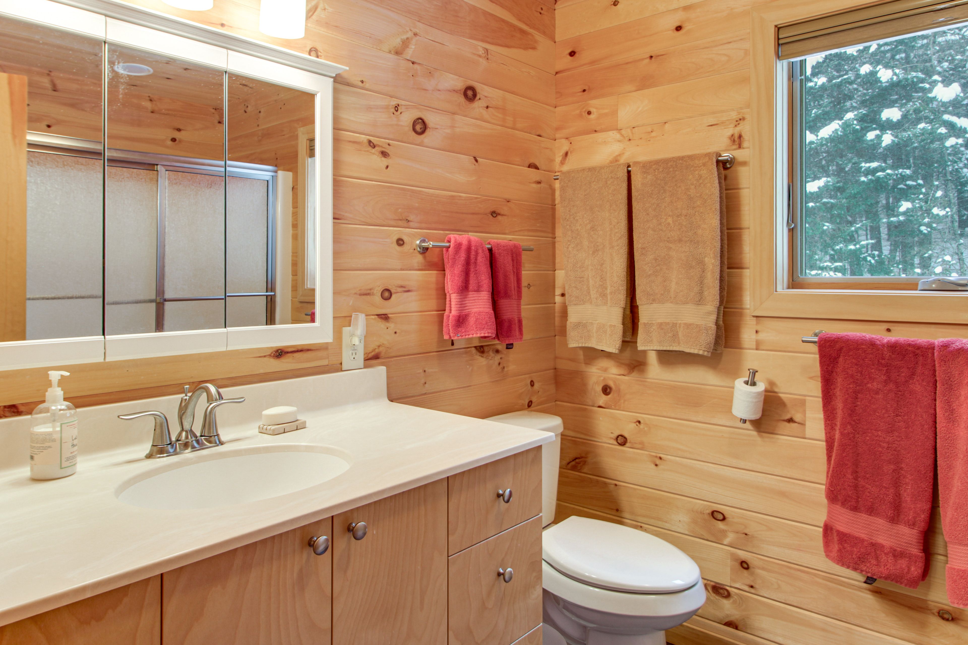 Full Bathroom | 1st Floor