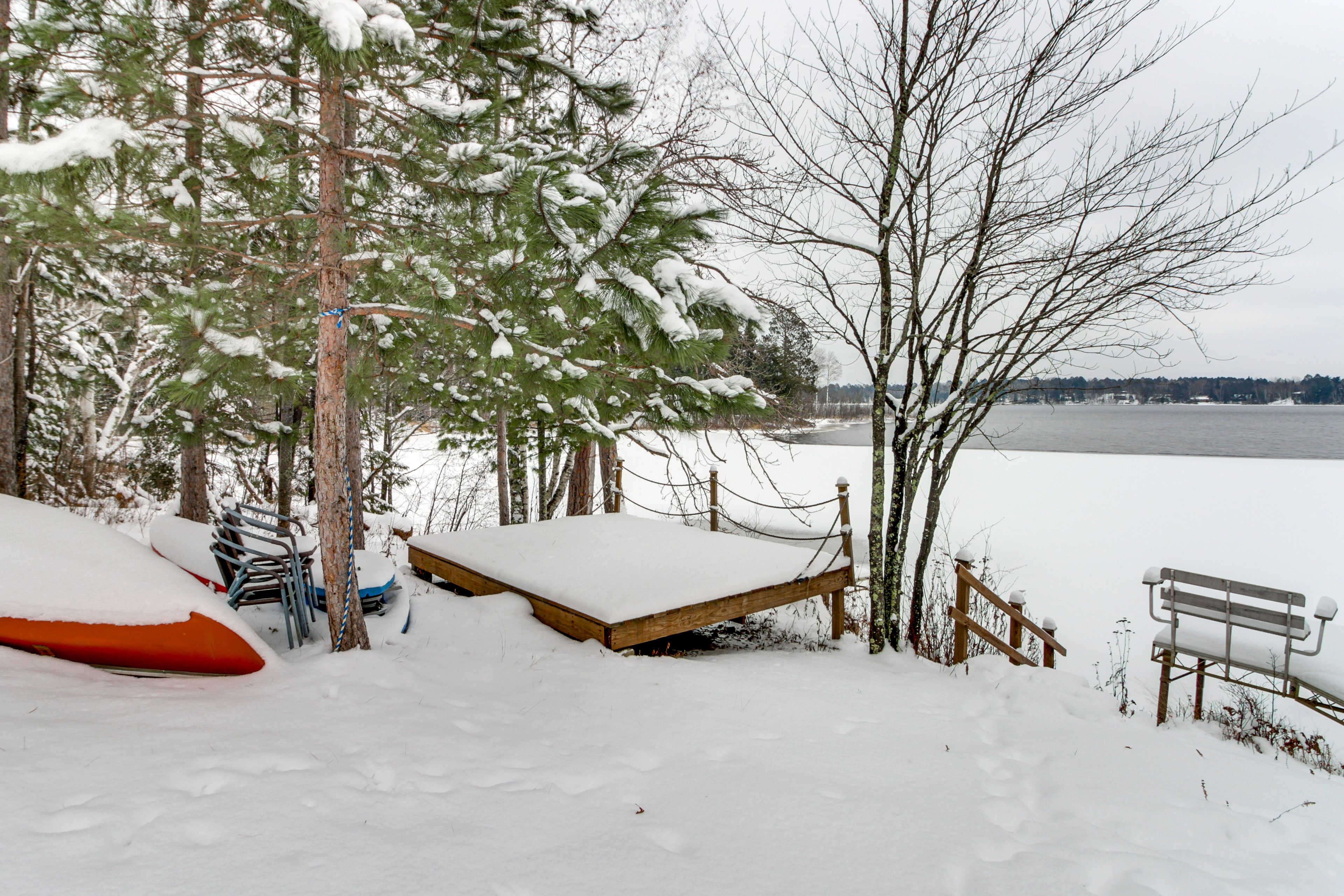 Private Dock | Kayaks | Canoes | Paddleboard | Life Vests