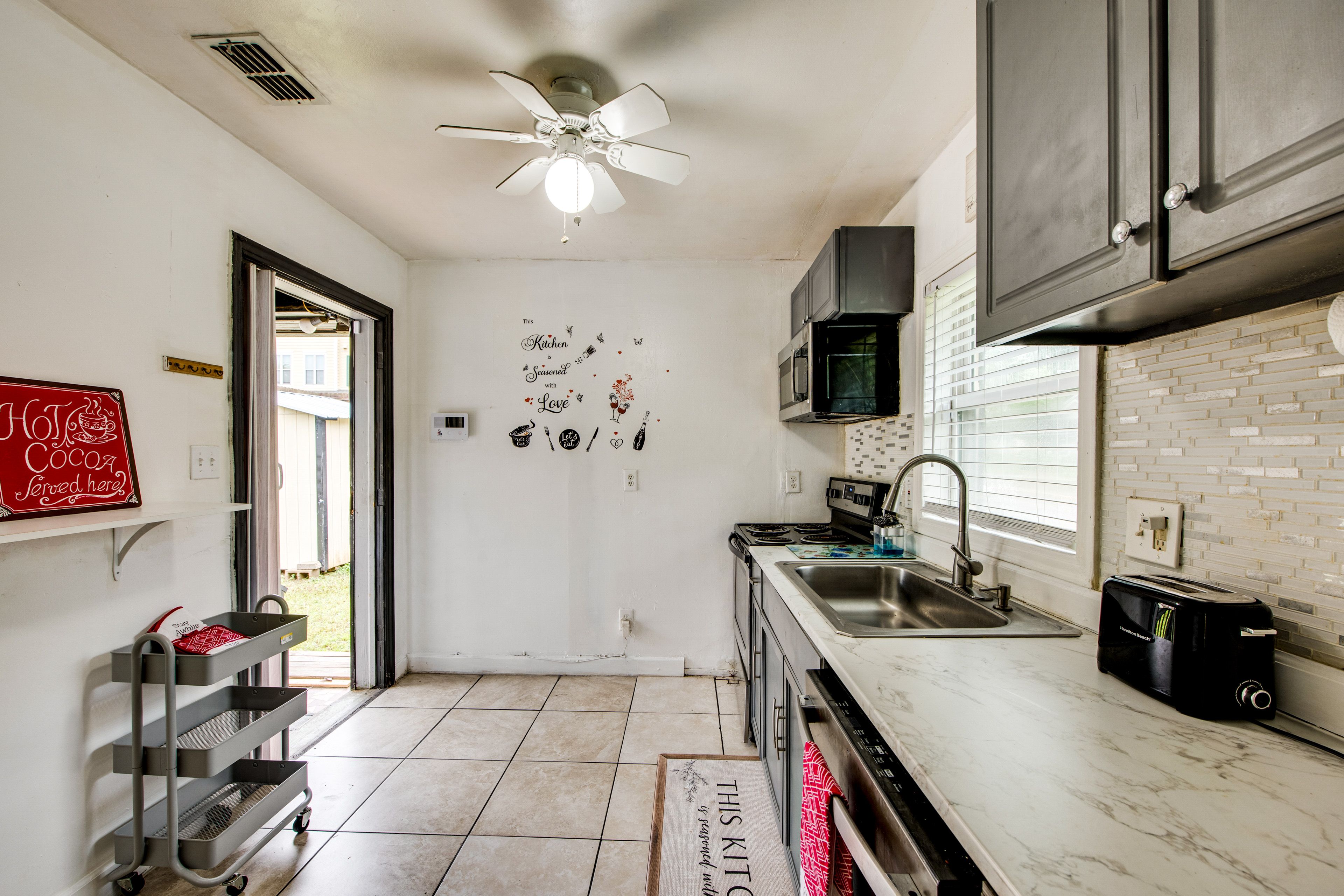Kitchen | Dishwasher