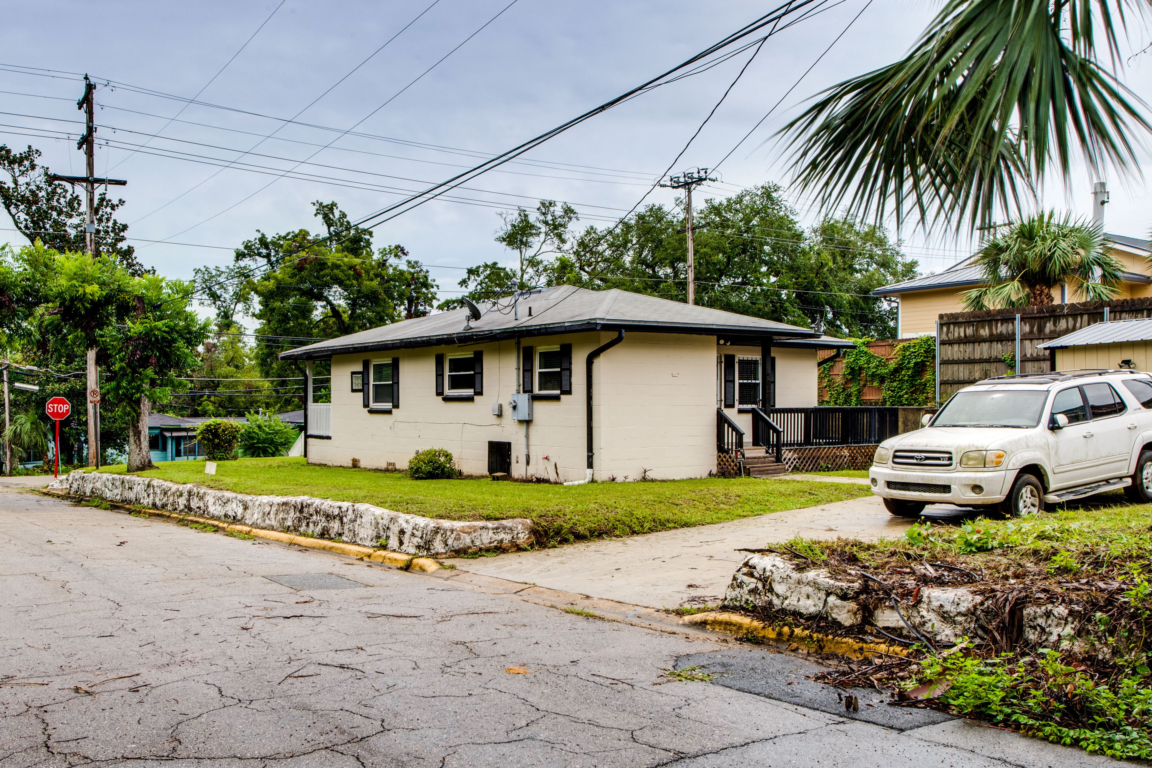 Parking | Driveway (3 Vehicles)