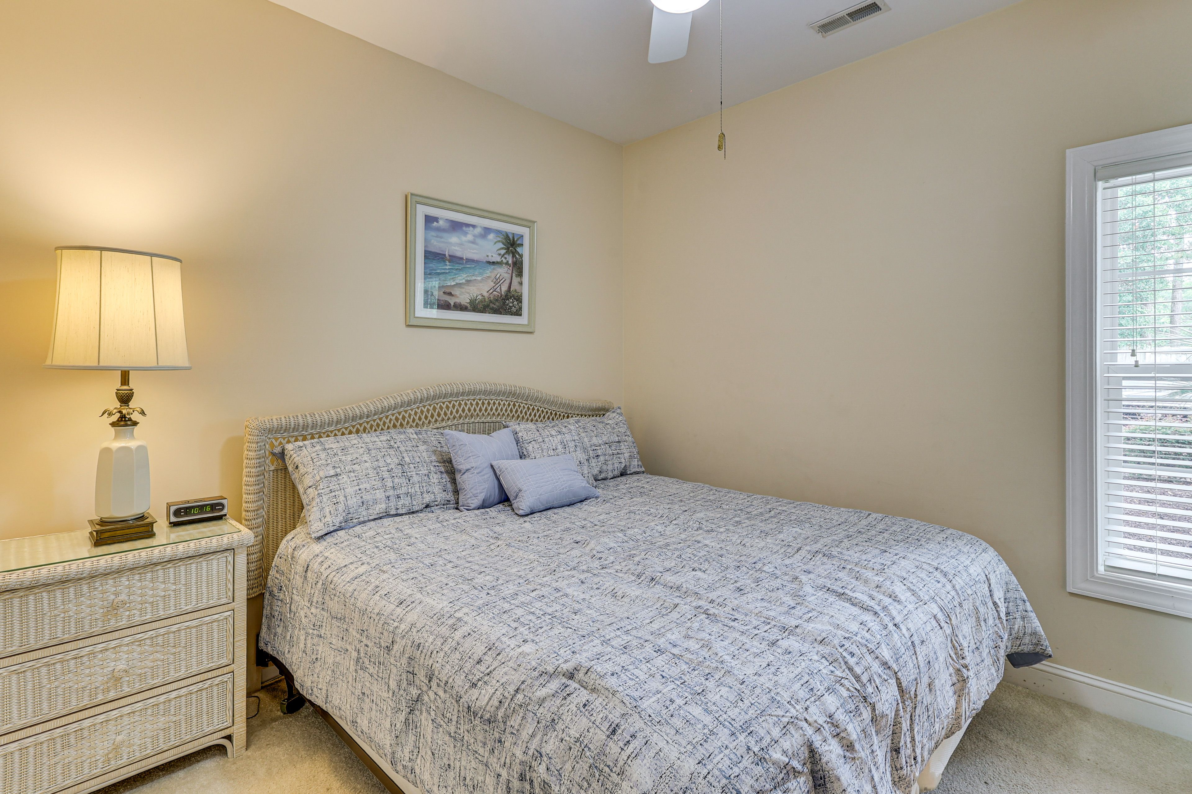 Bedroom 2 | King Bed | Linens