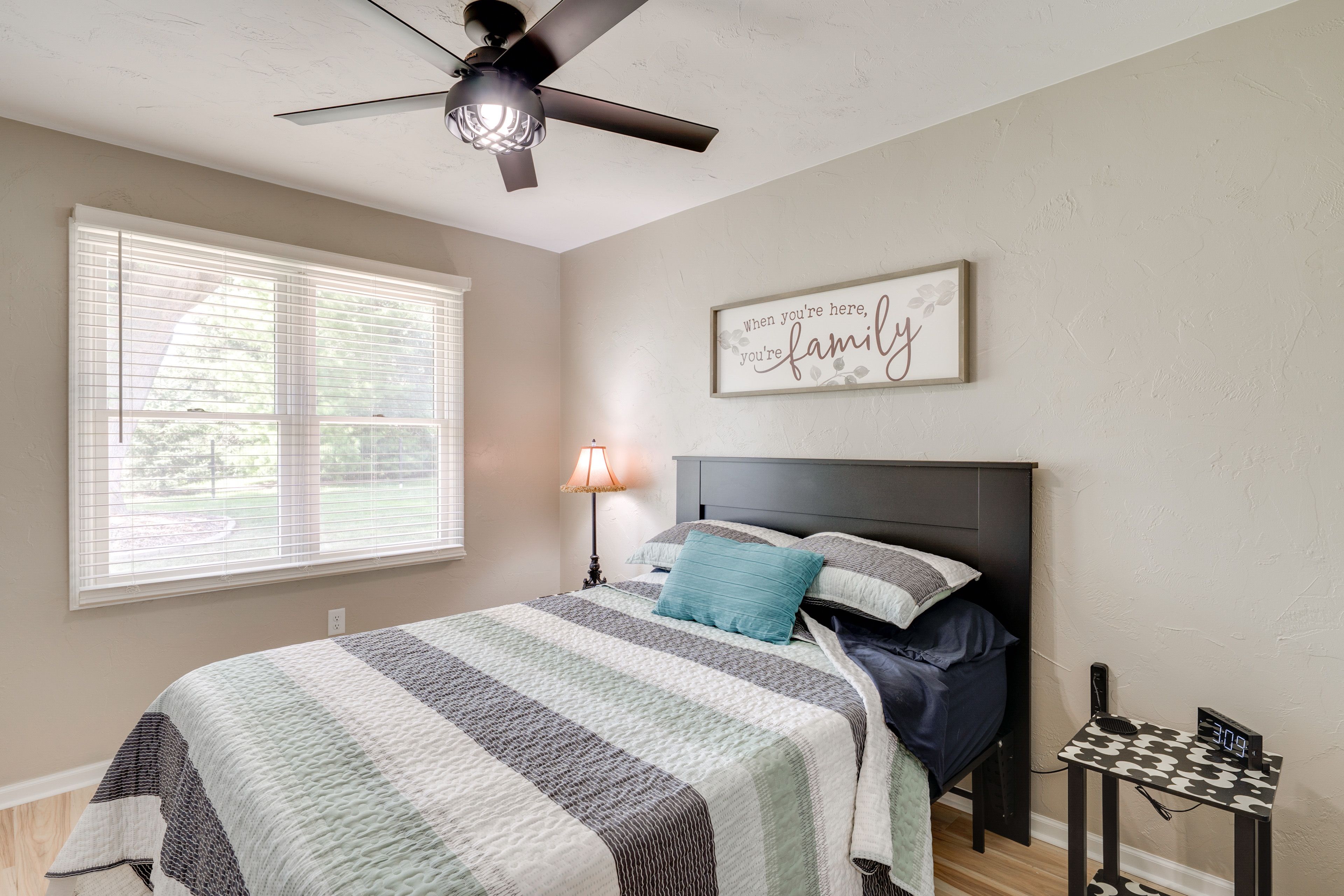 Bedroom 2 | Queen Bed | Smart TV