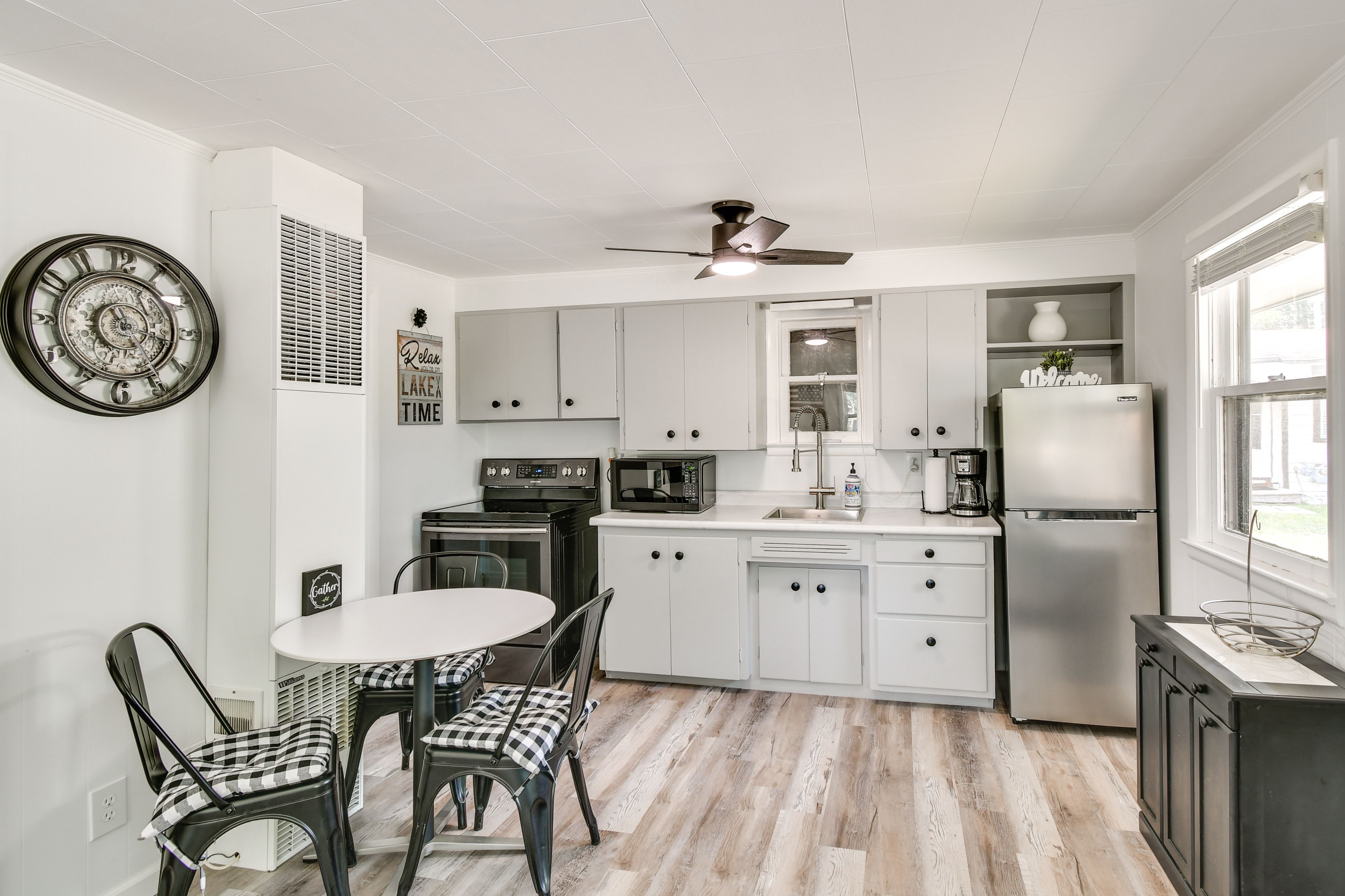 Kitchen | Toaster | Dishware & Flatware
