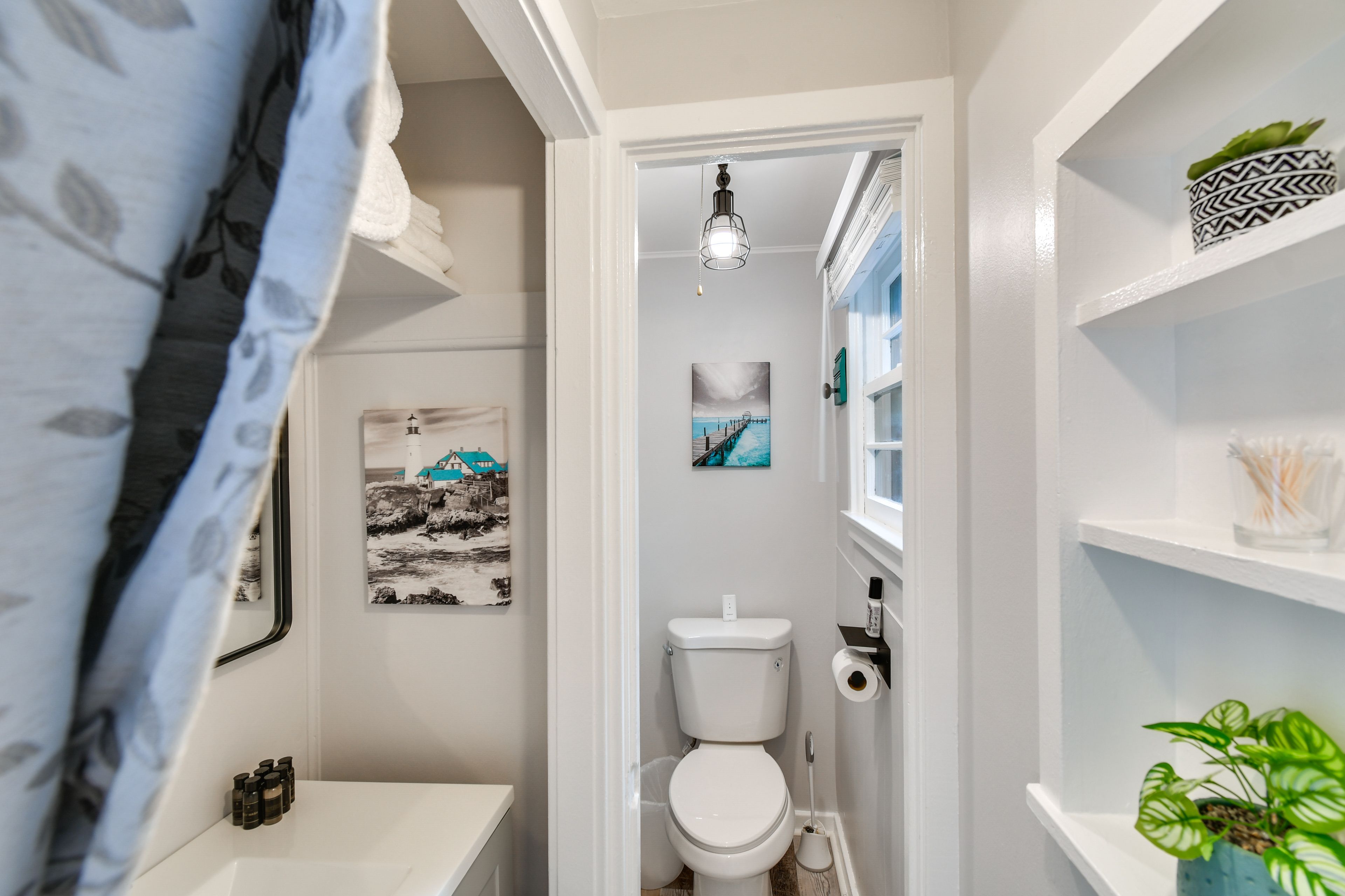 Full Bathroom
