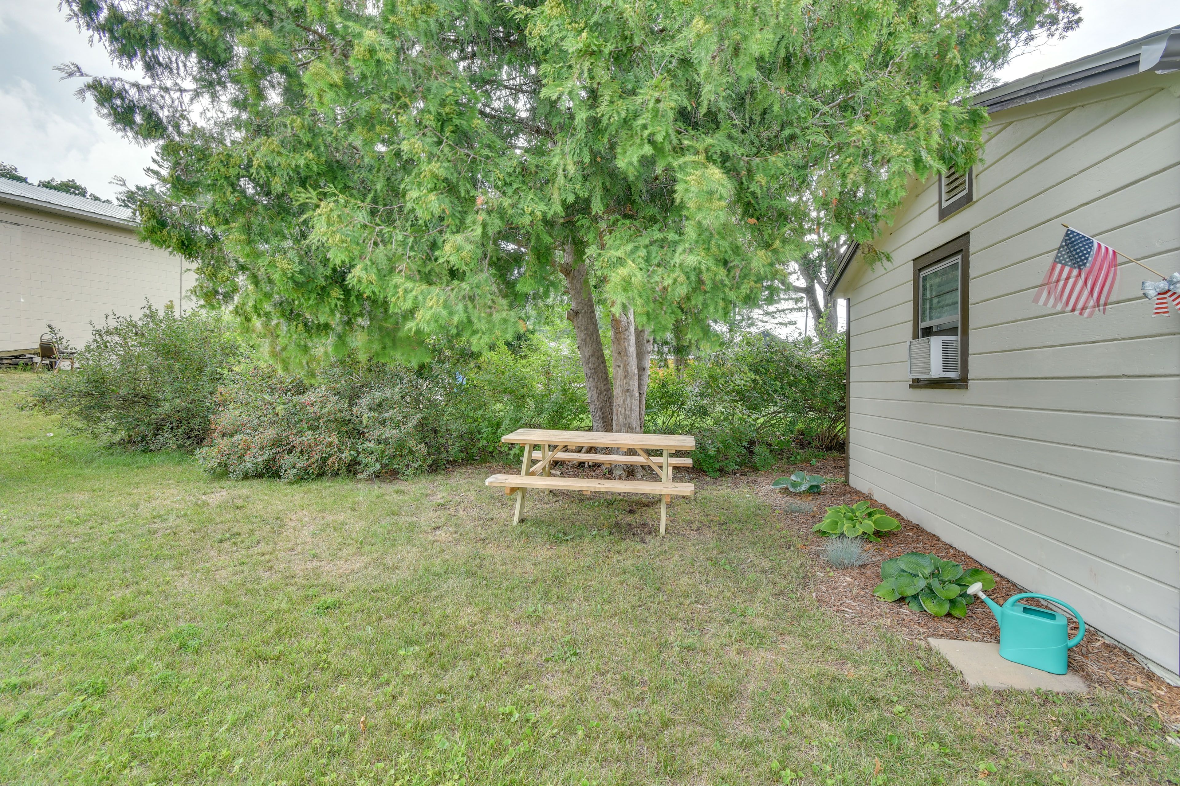 Shared Amenities | Grill | Picnic Table