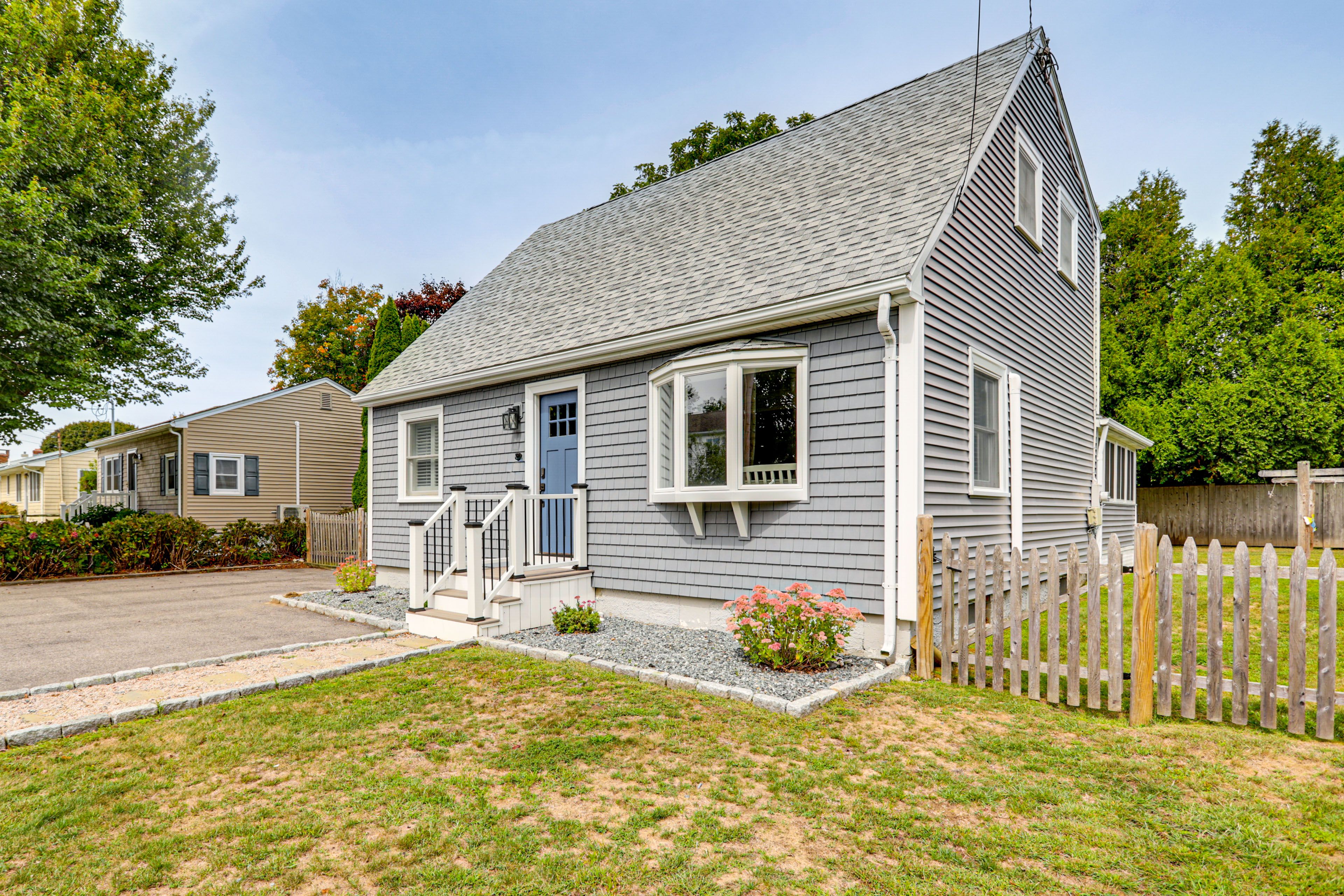 Parking | Driveway (3 Vehicles)