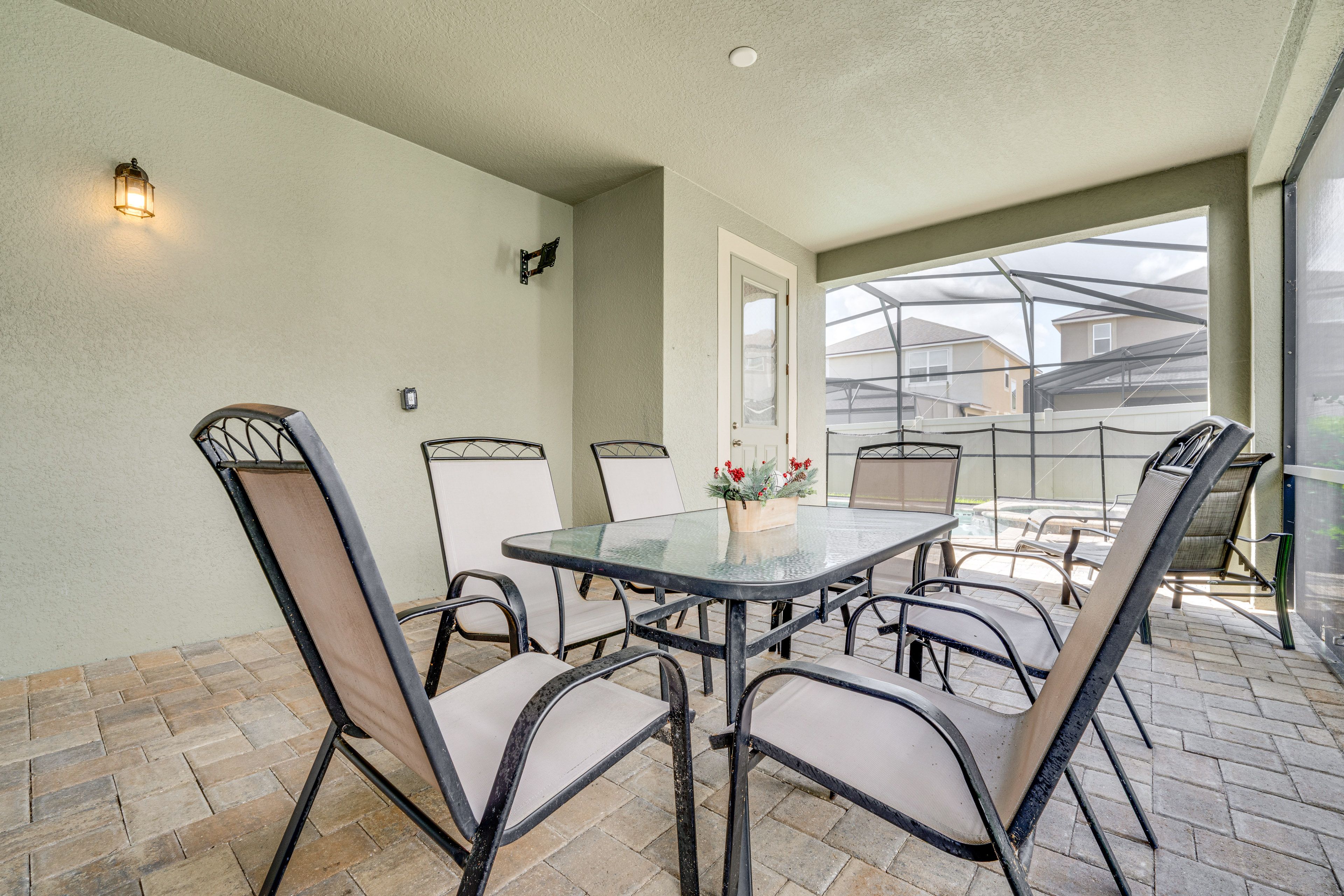 Screened-In Lanai