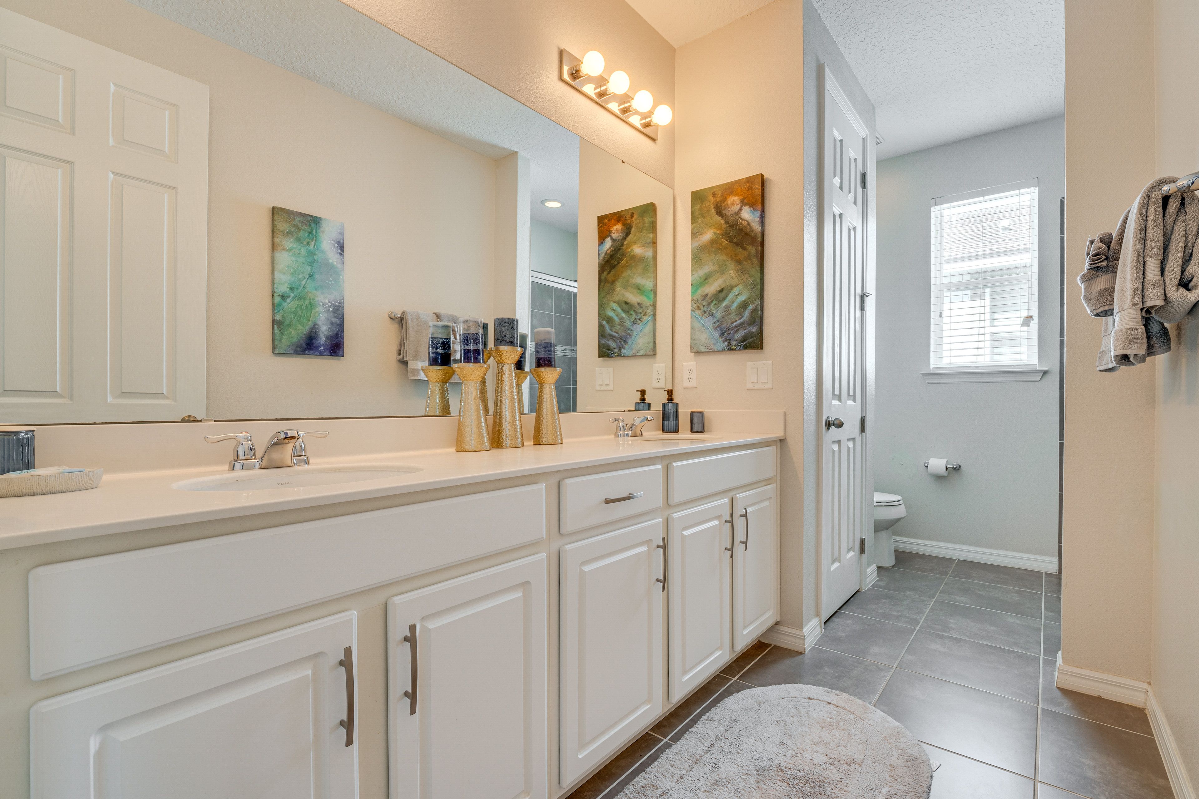 En-Suite Bathroom | 2nd Floor