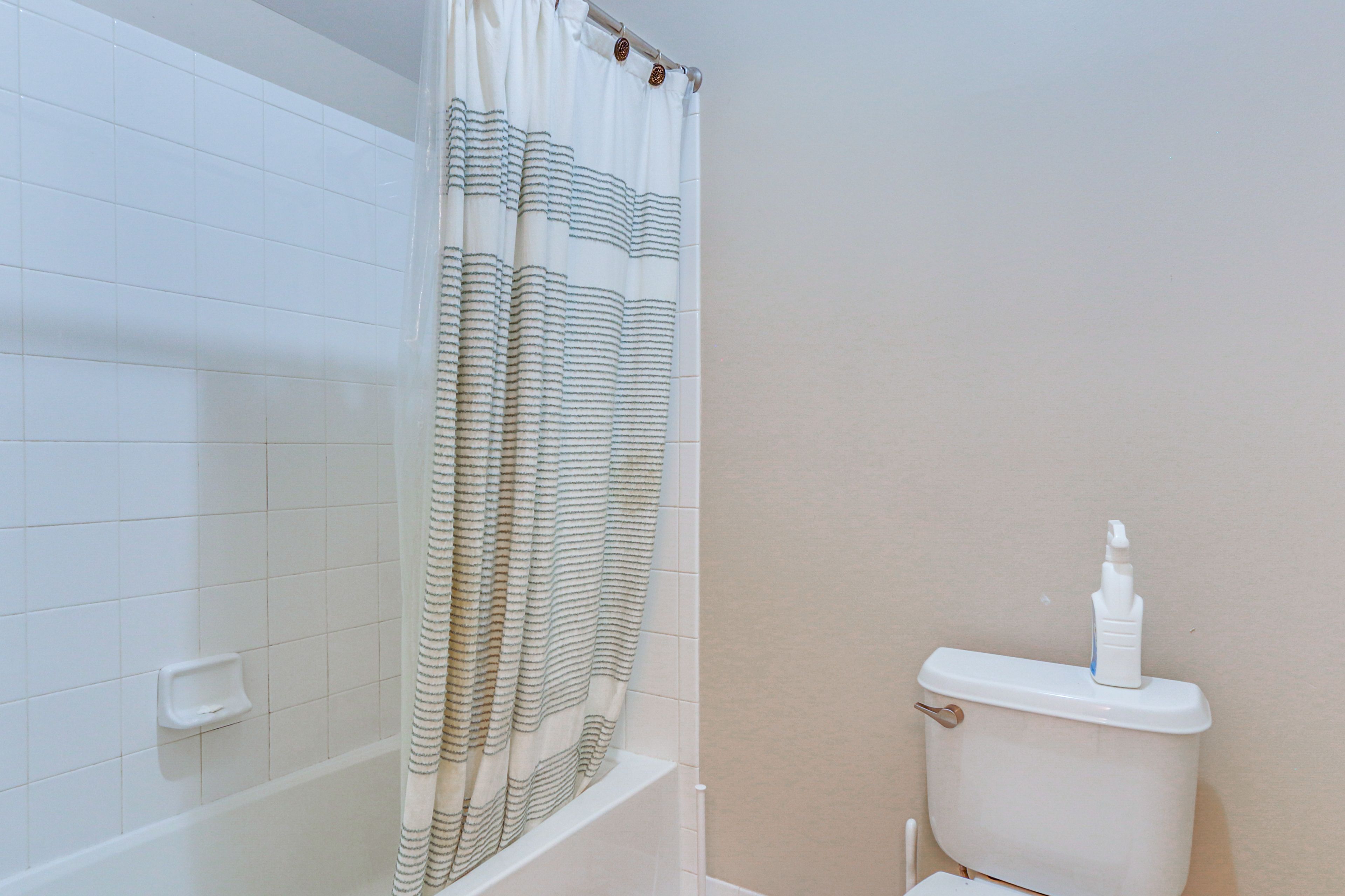 Full Bathroom | 2nd Floor