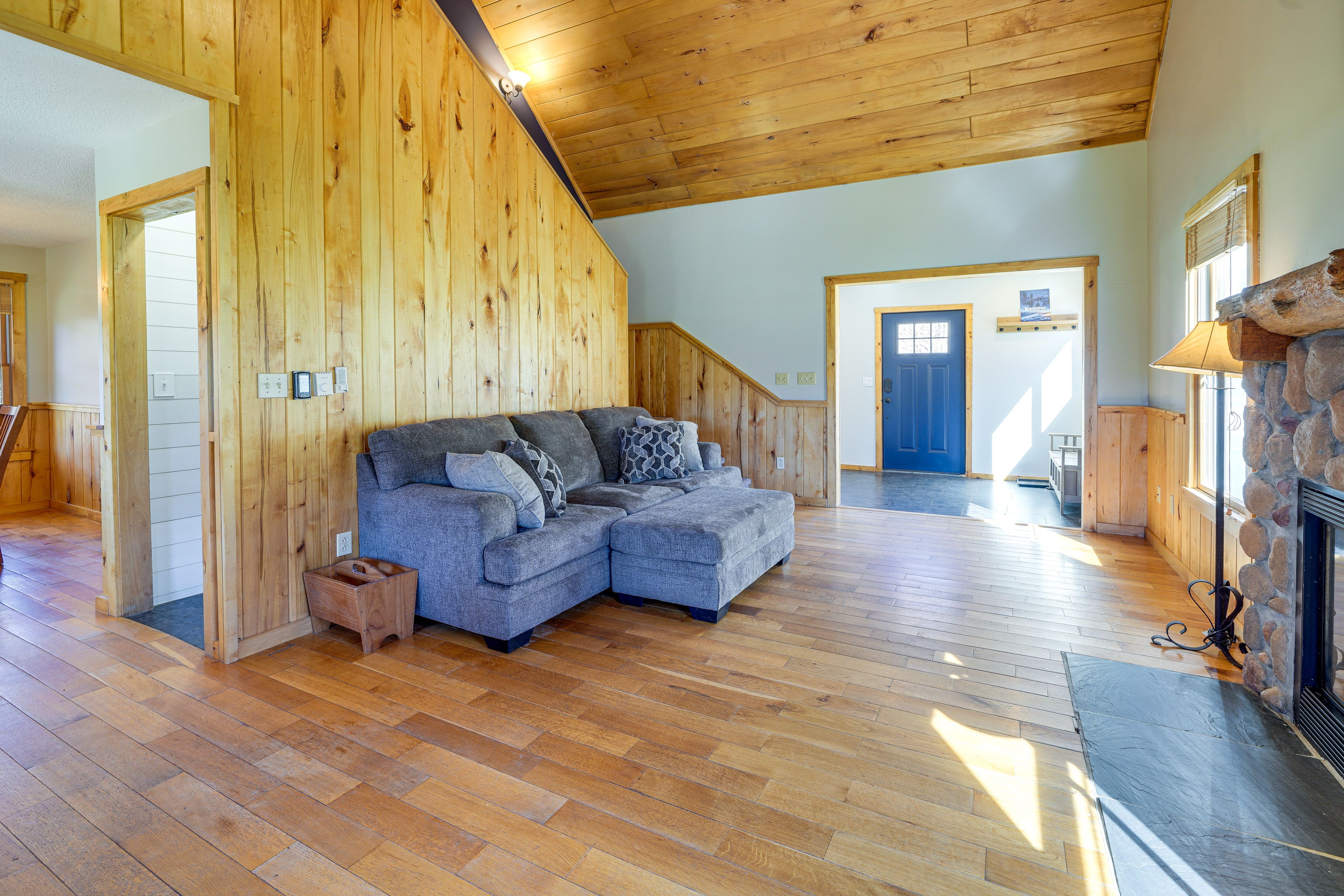 Living Room | Flat-Screen TV | 1st Floor