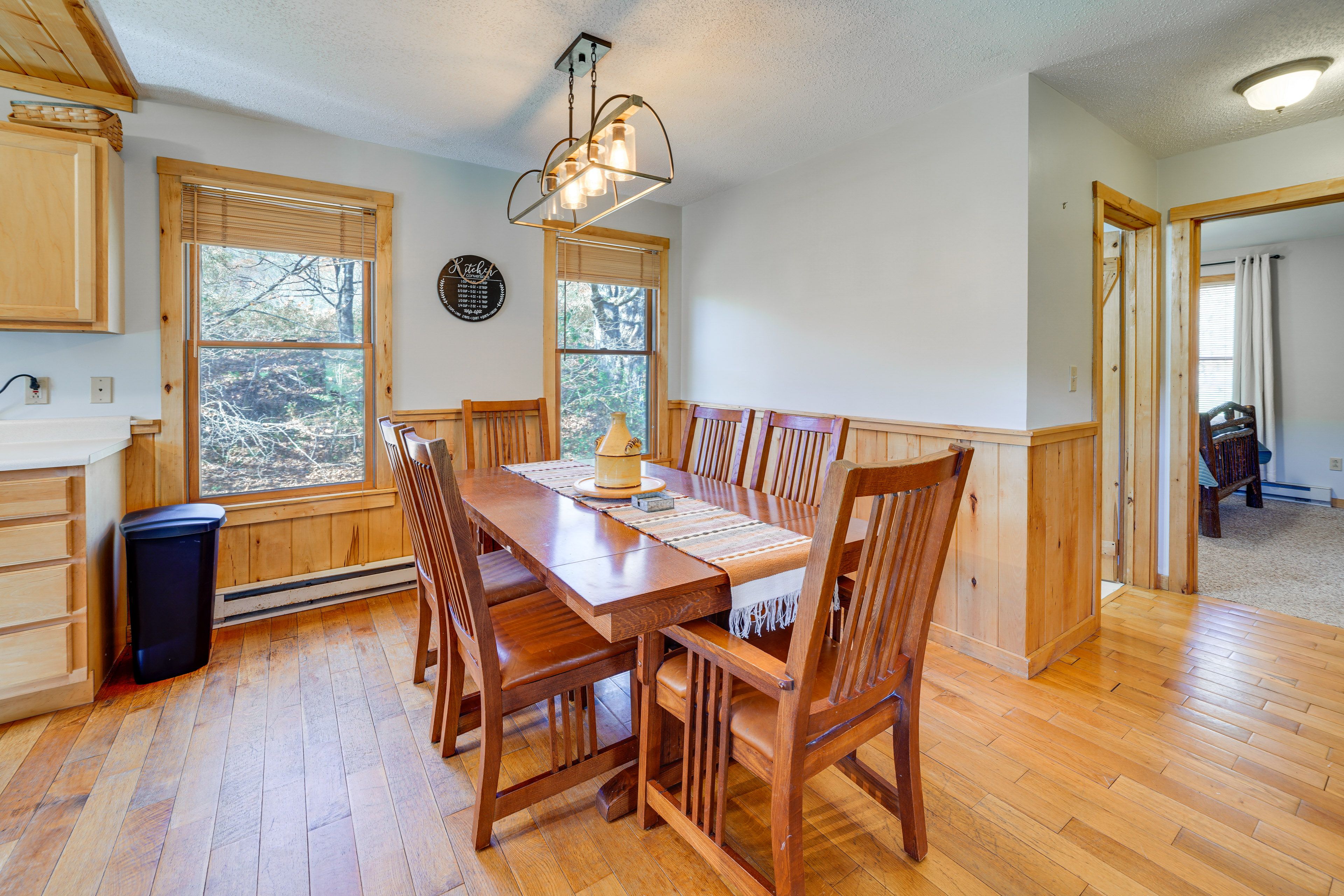 Dining Area | Free WiFi