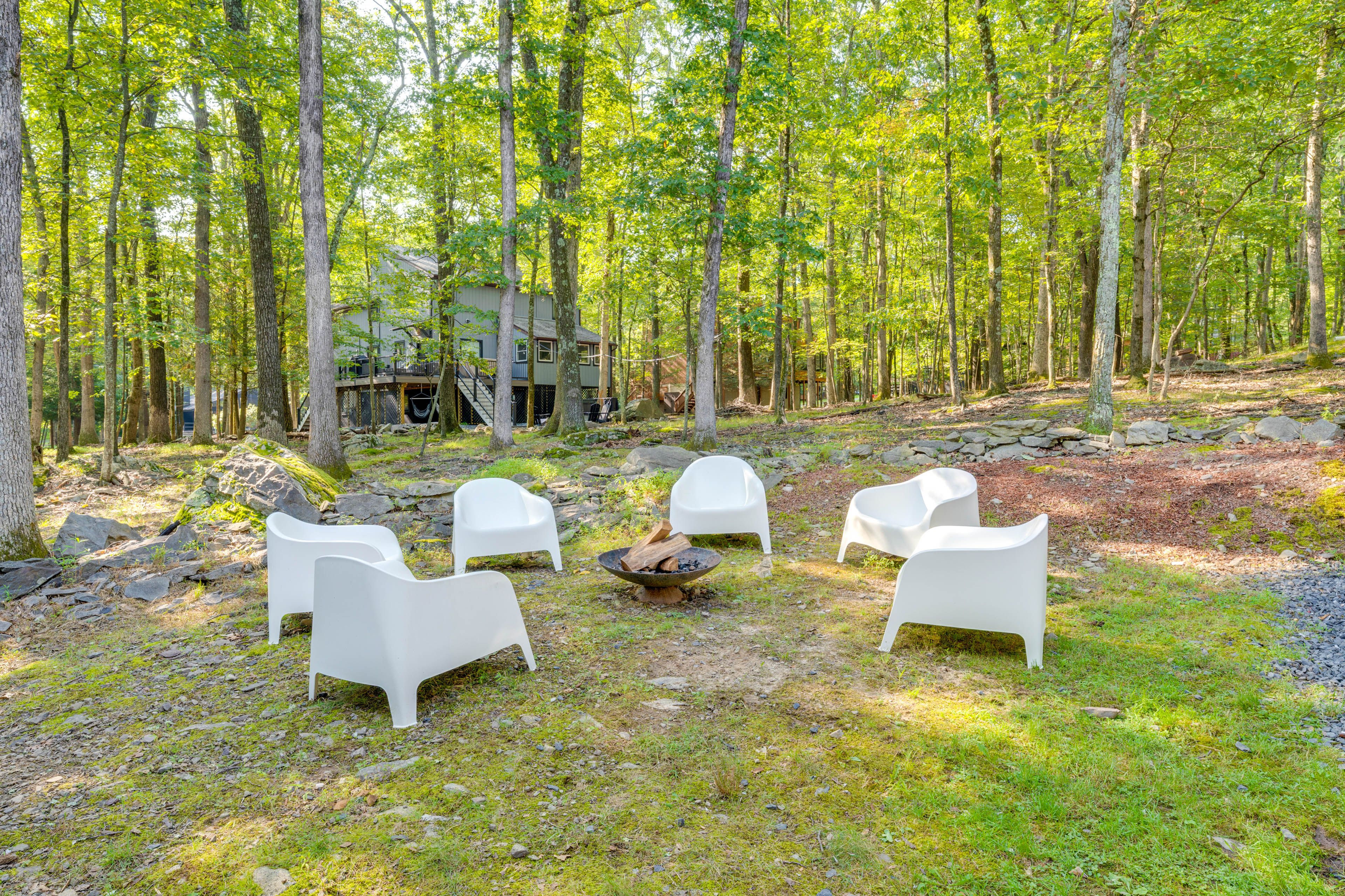 Private Yard | Fire Pit