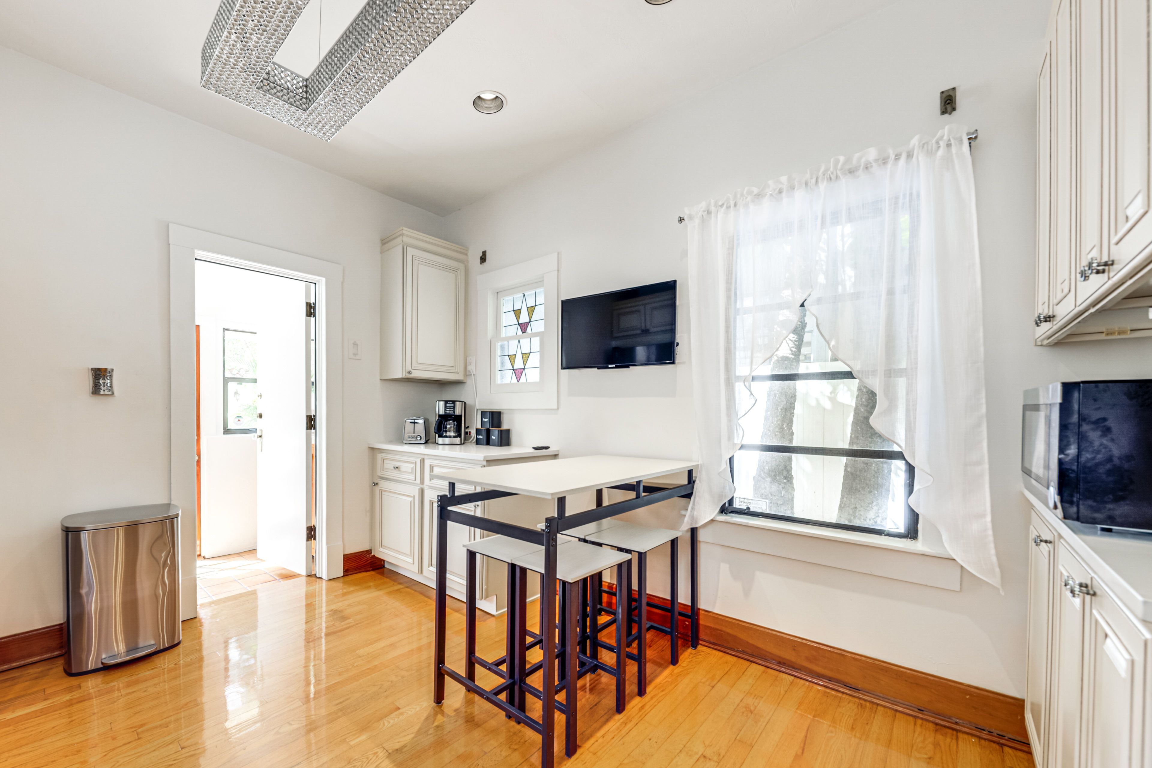 Breakfast Dining Area | 1st Floor