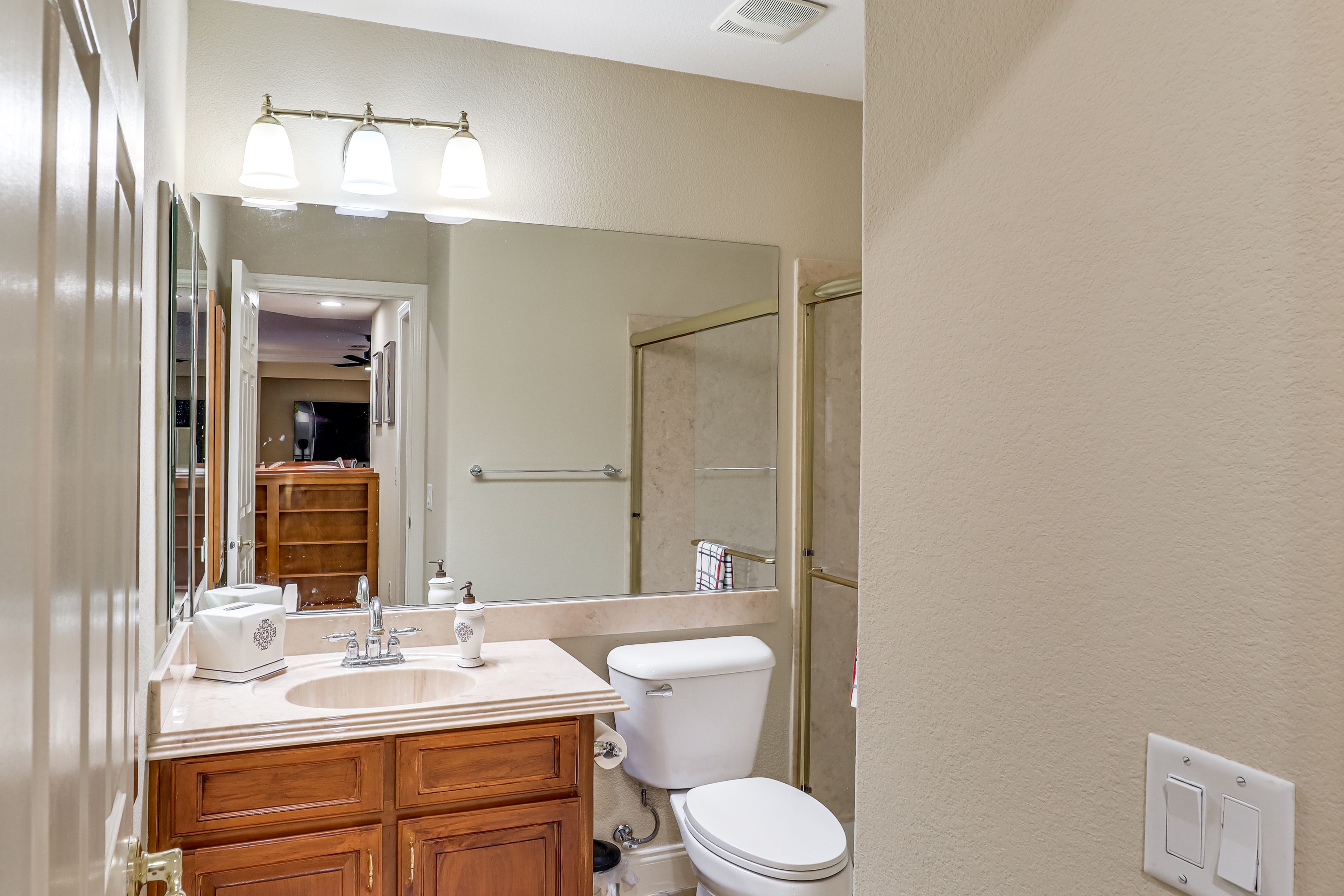 Bathroom | 1st Floor