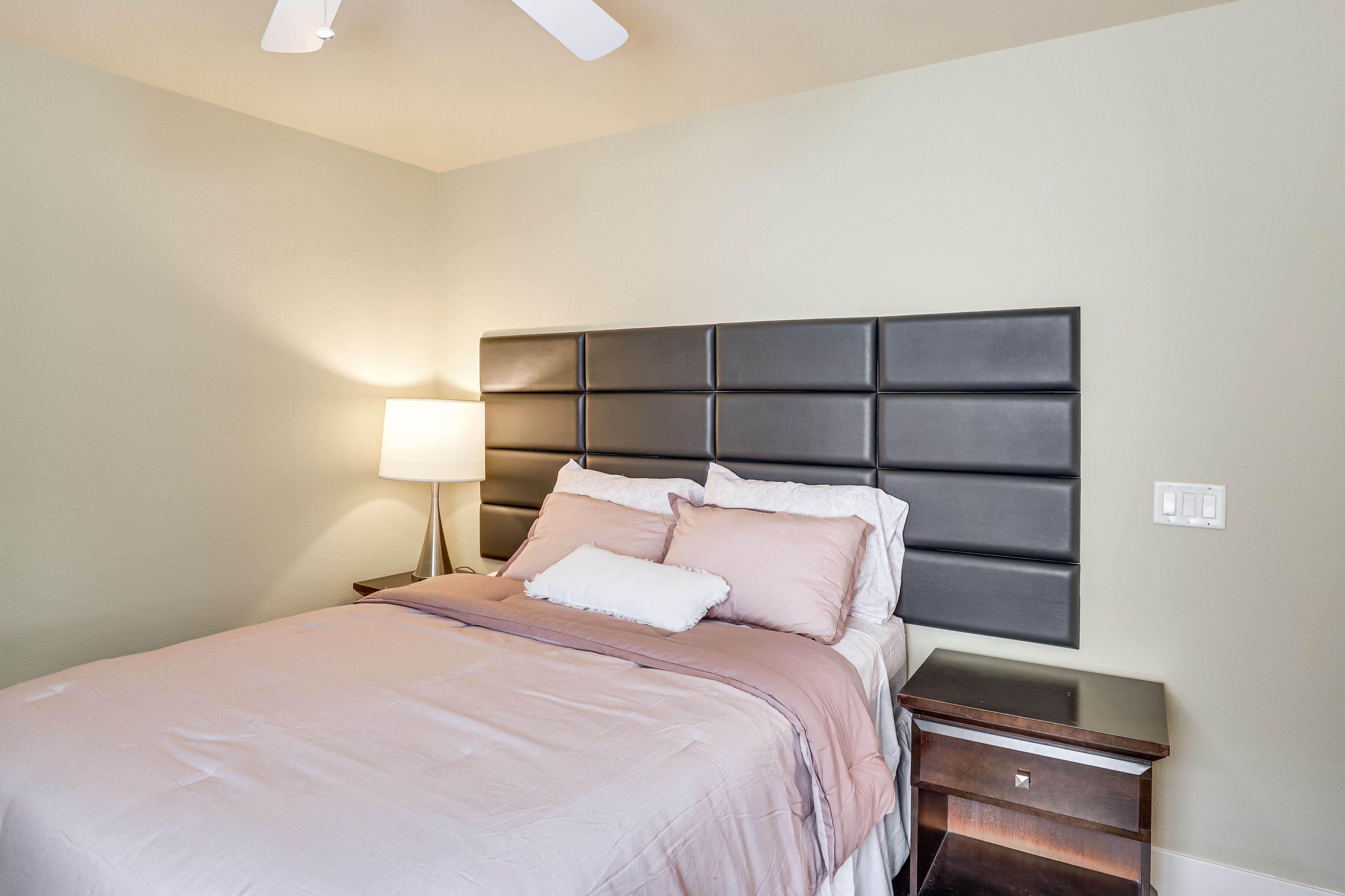 Bedroom 4 | Queen Bed | 2nd Floor