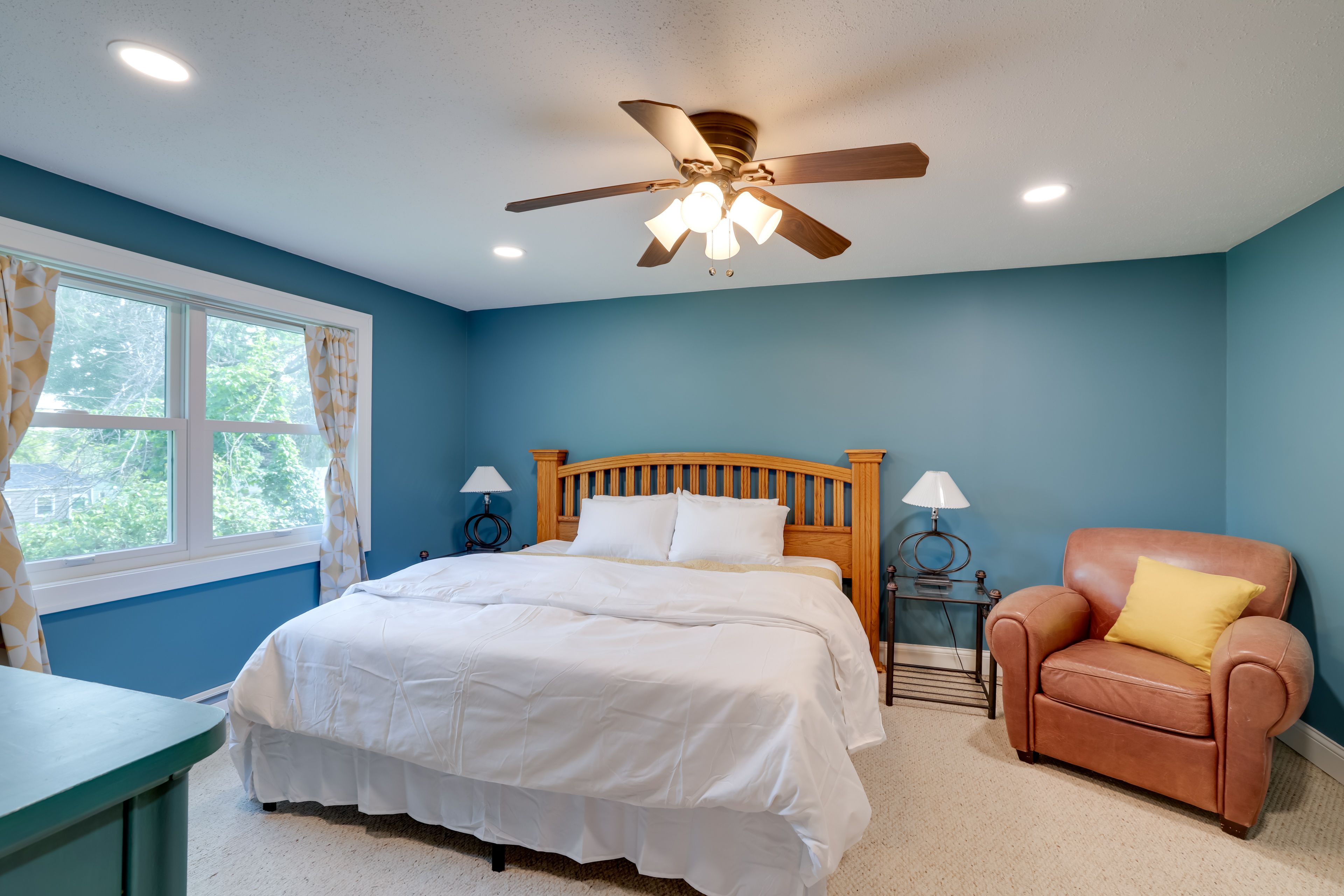 Bedroom 1 | King Bed | Linens Provided