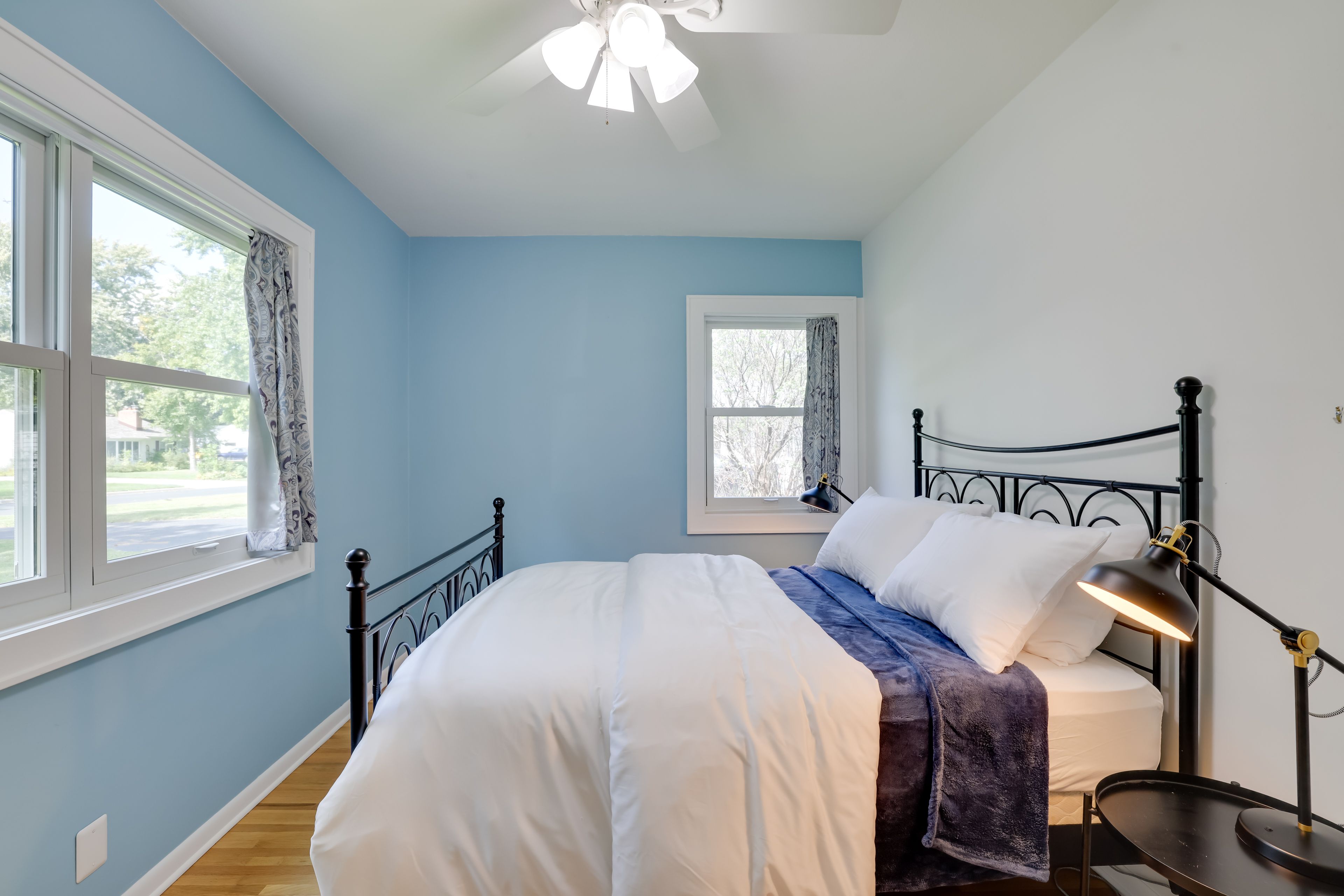 Bedroom 2 | Queen Bed