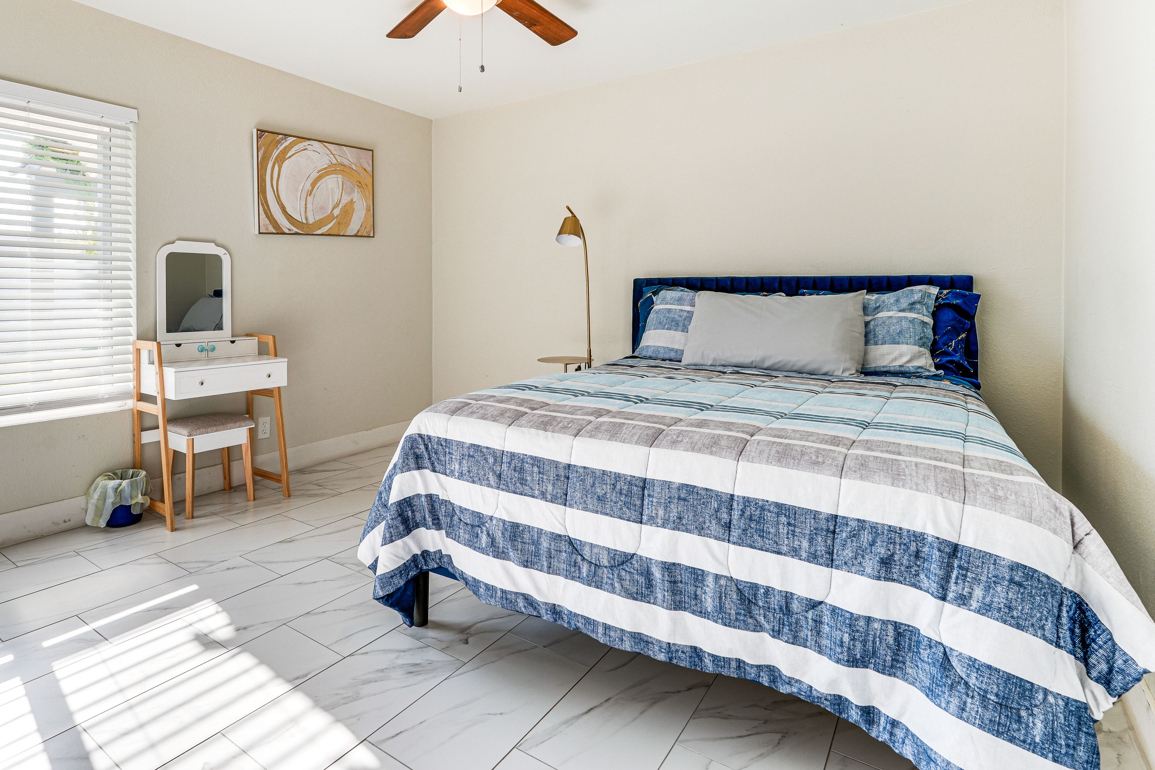 Bedroom 3 | Queen Bed