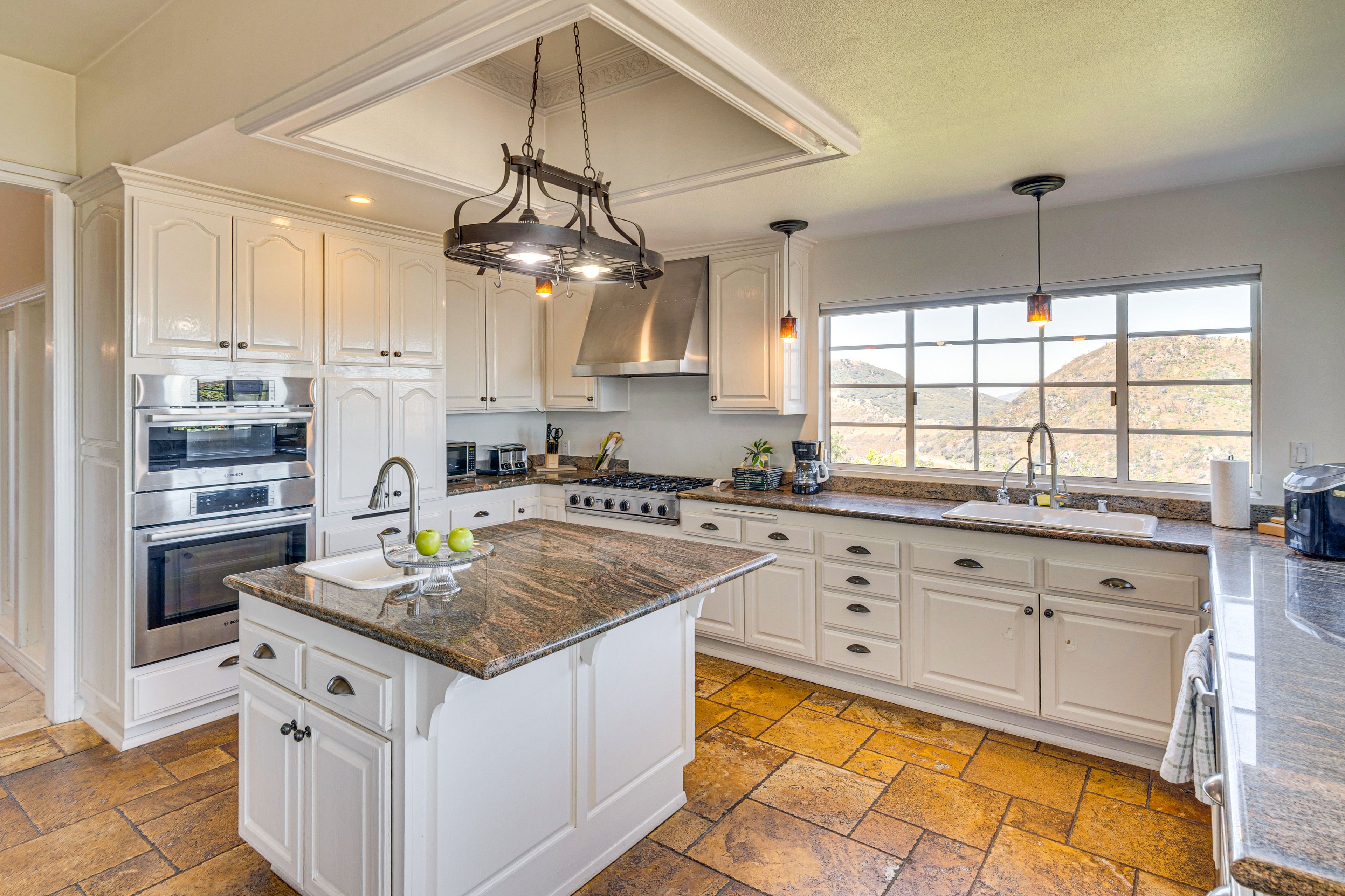 Kitchen | Dishwasher | 1st Floor