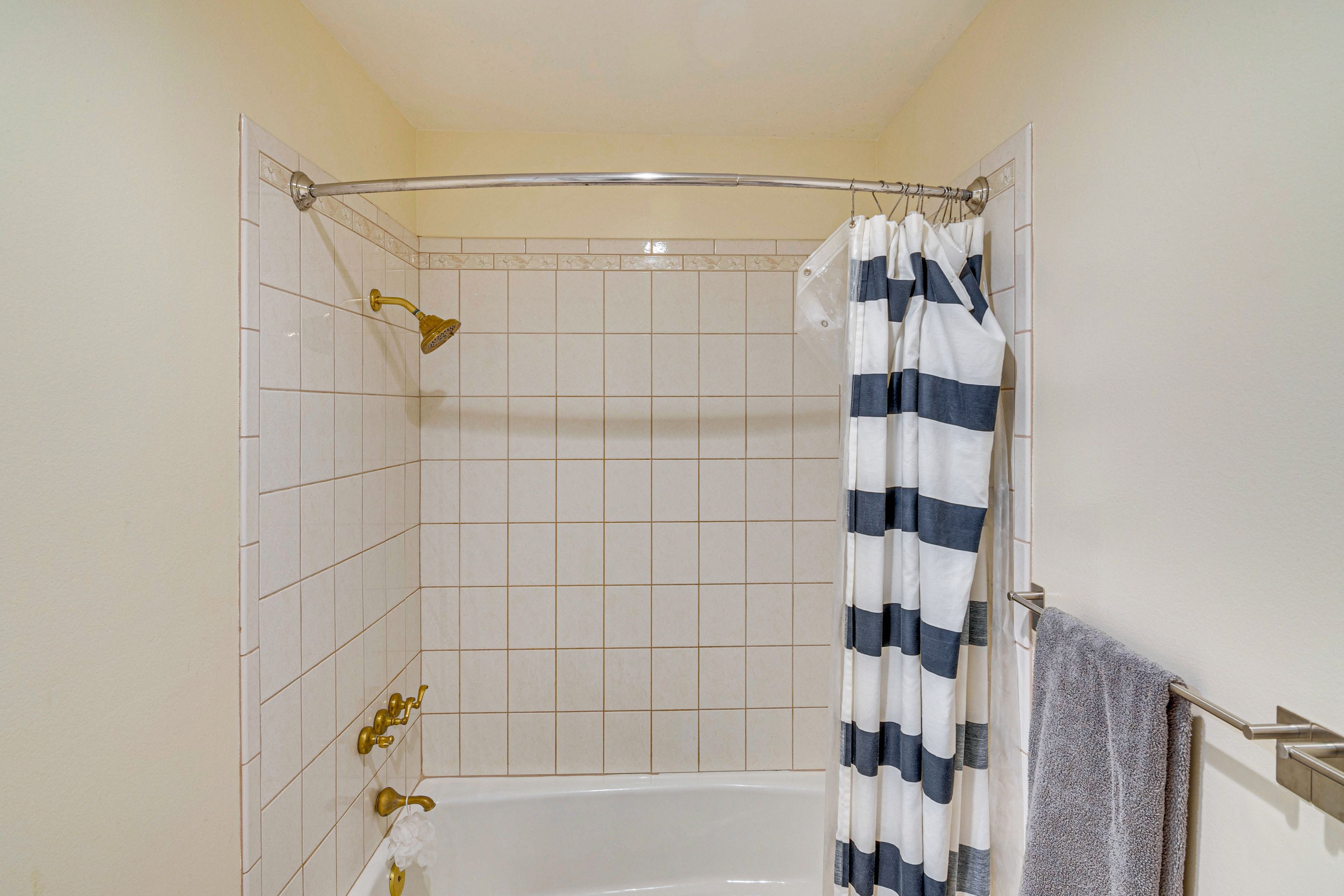 Bathroom | 1st Floor