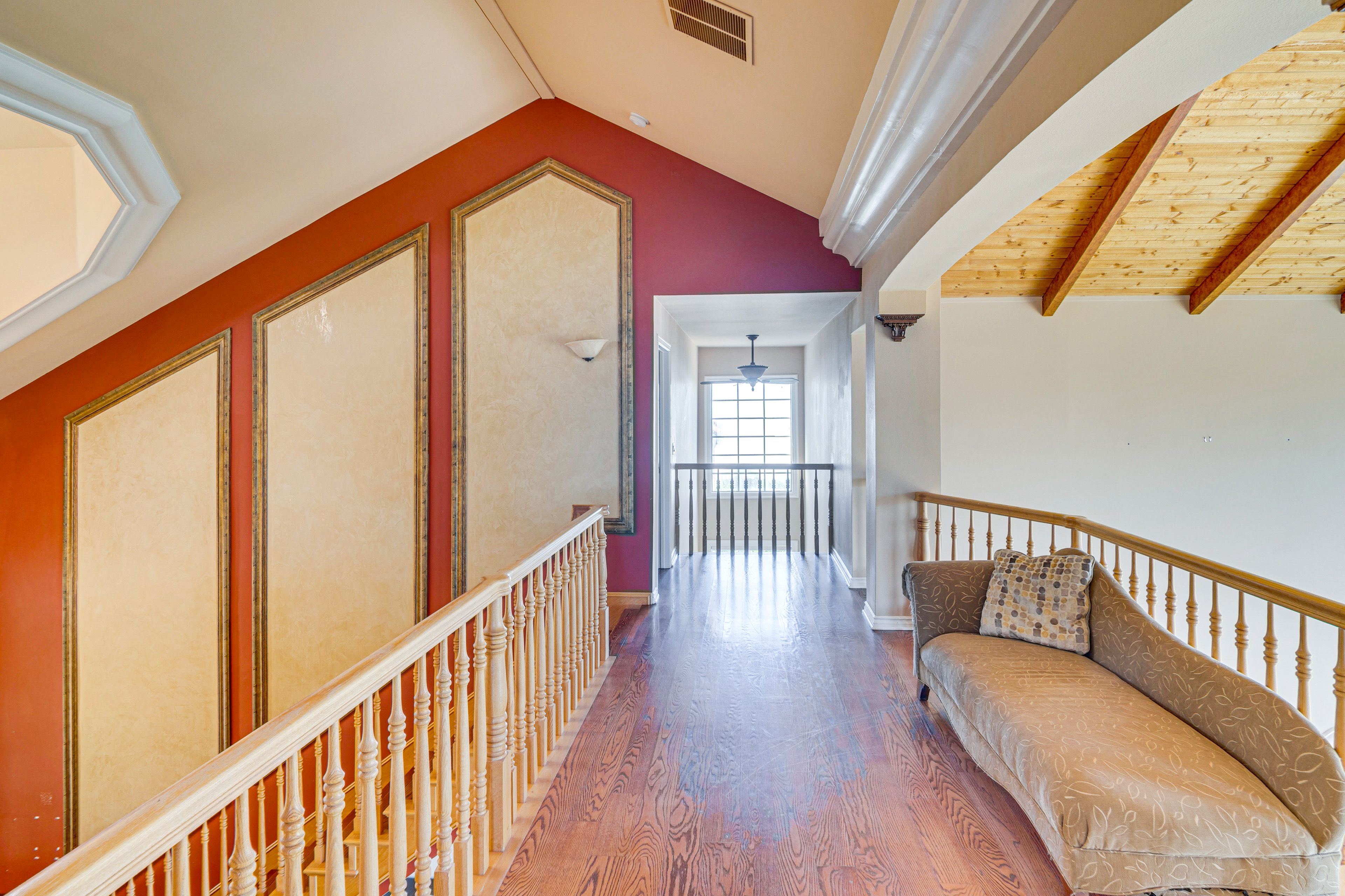 Upstairs Landing | 2nd Floor