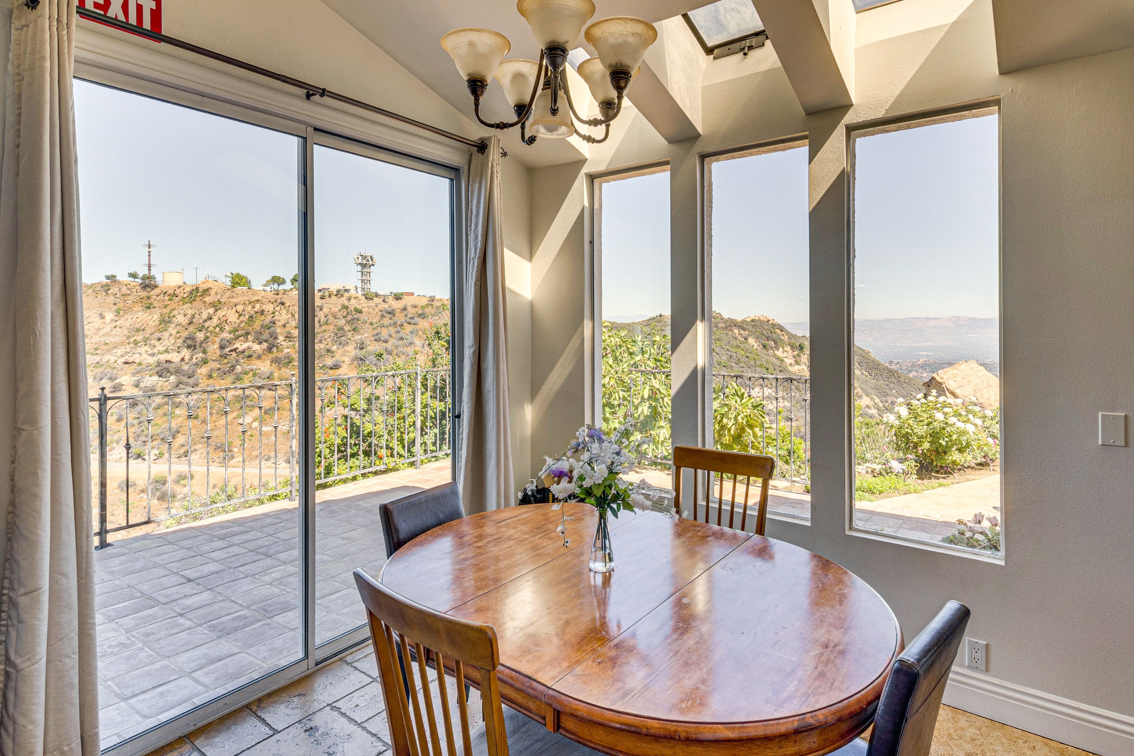 Dining Area | 1st Floor