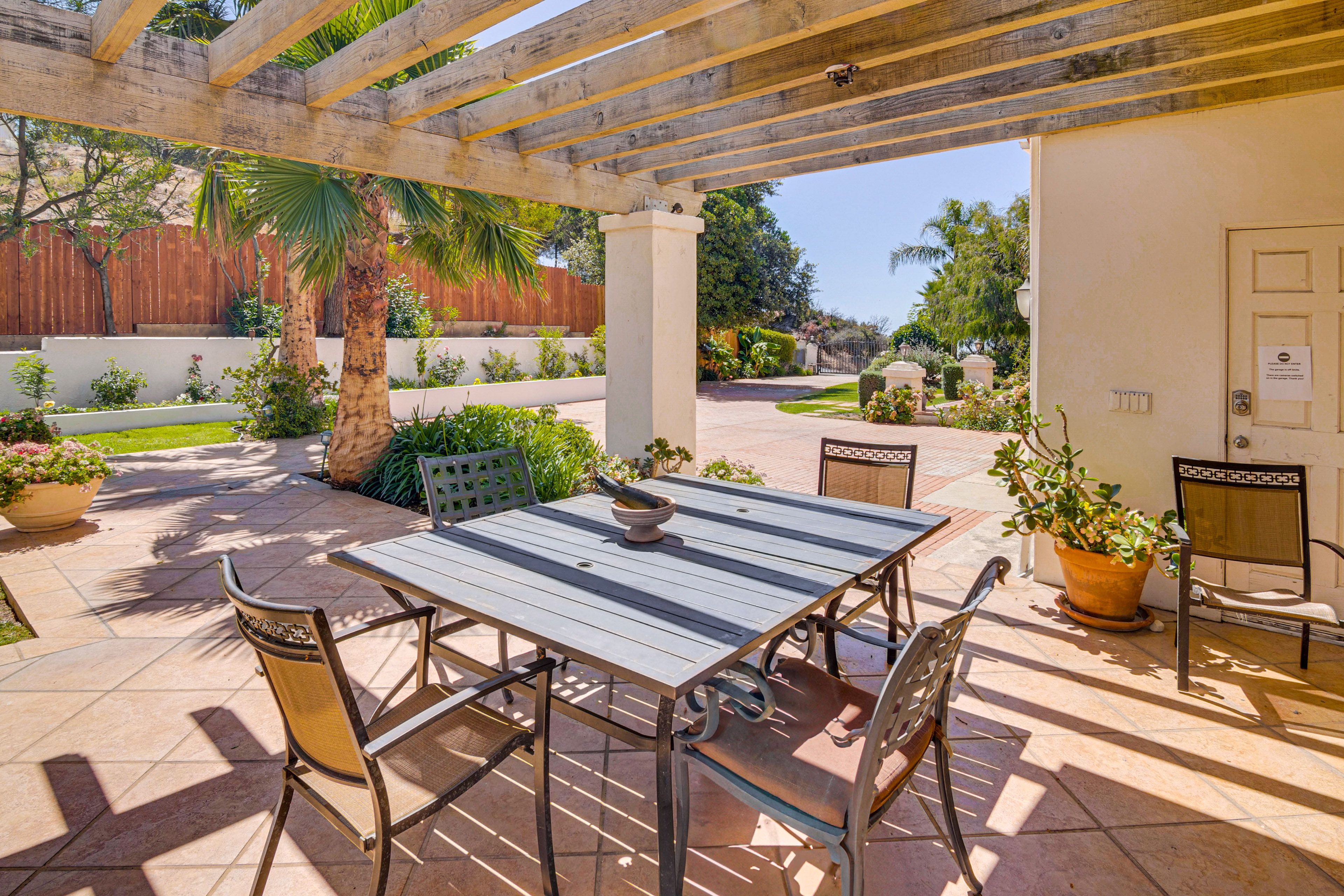 Private Patio | Outdoor Seating & Dining