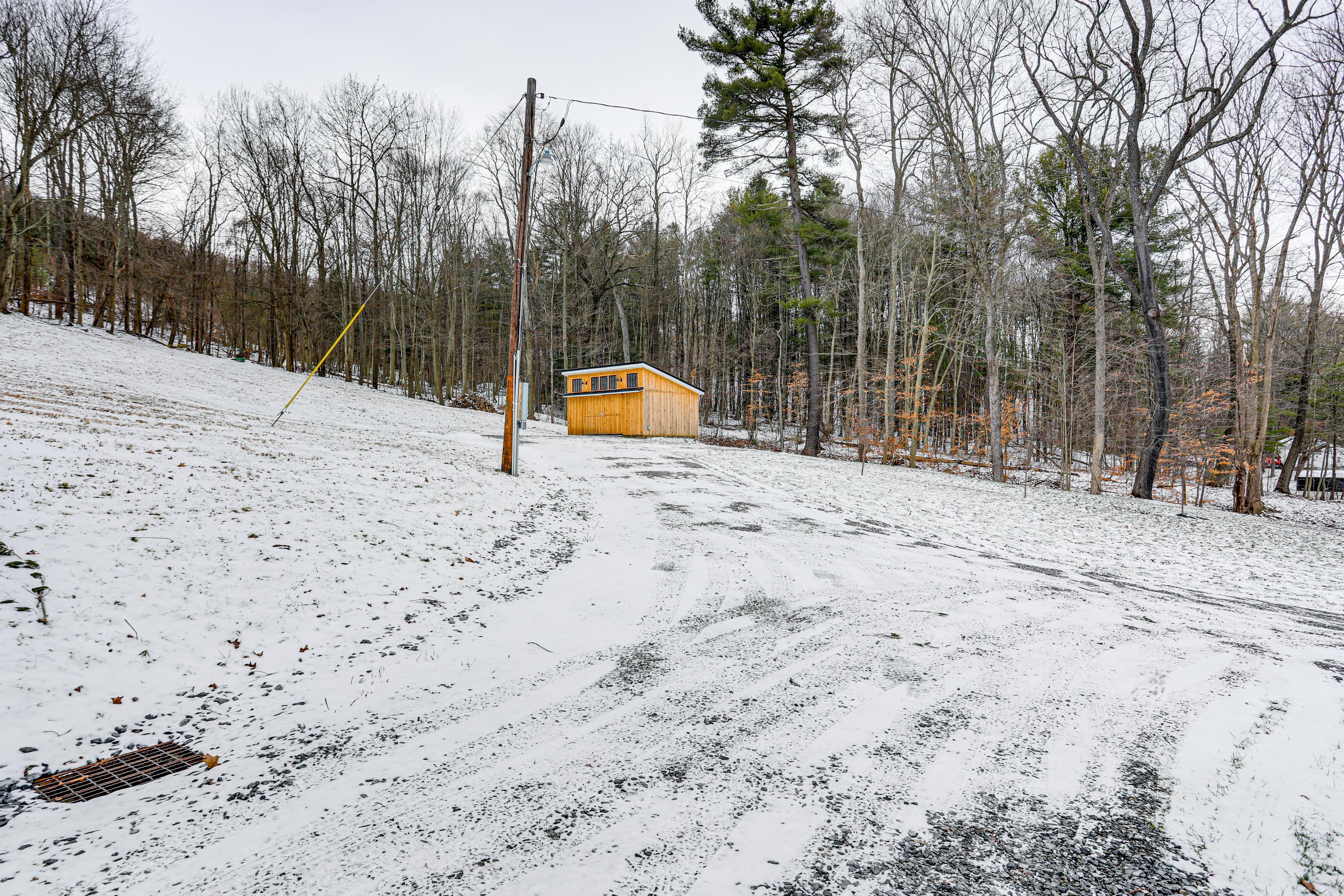 Parking | Driveway (4 Vehicles)