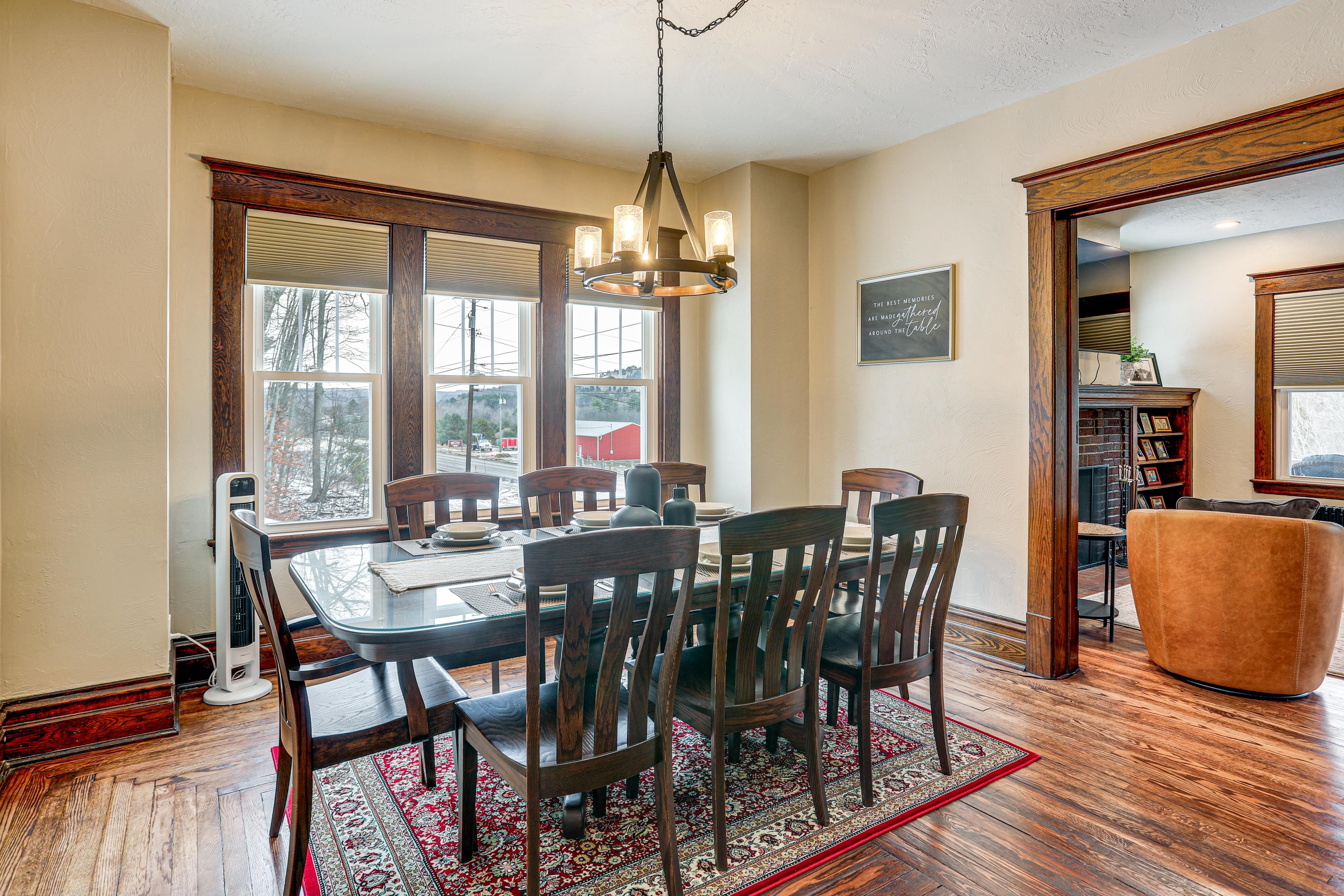 Dining Area | Dishes & Flatware Provided | 1st Floor