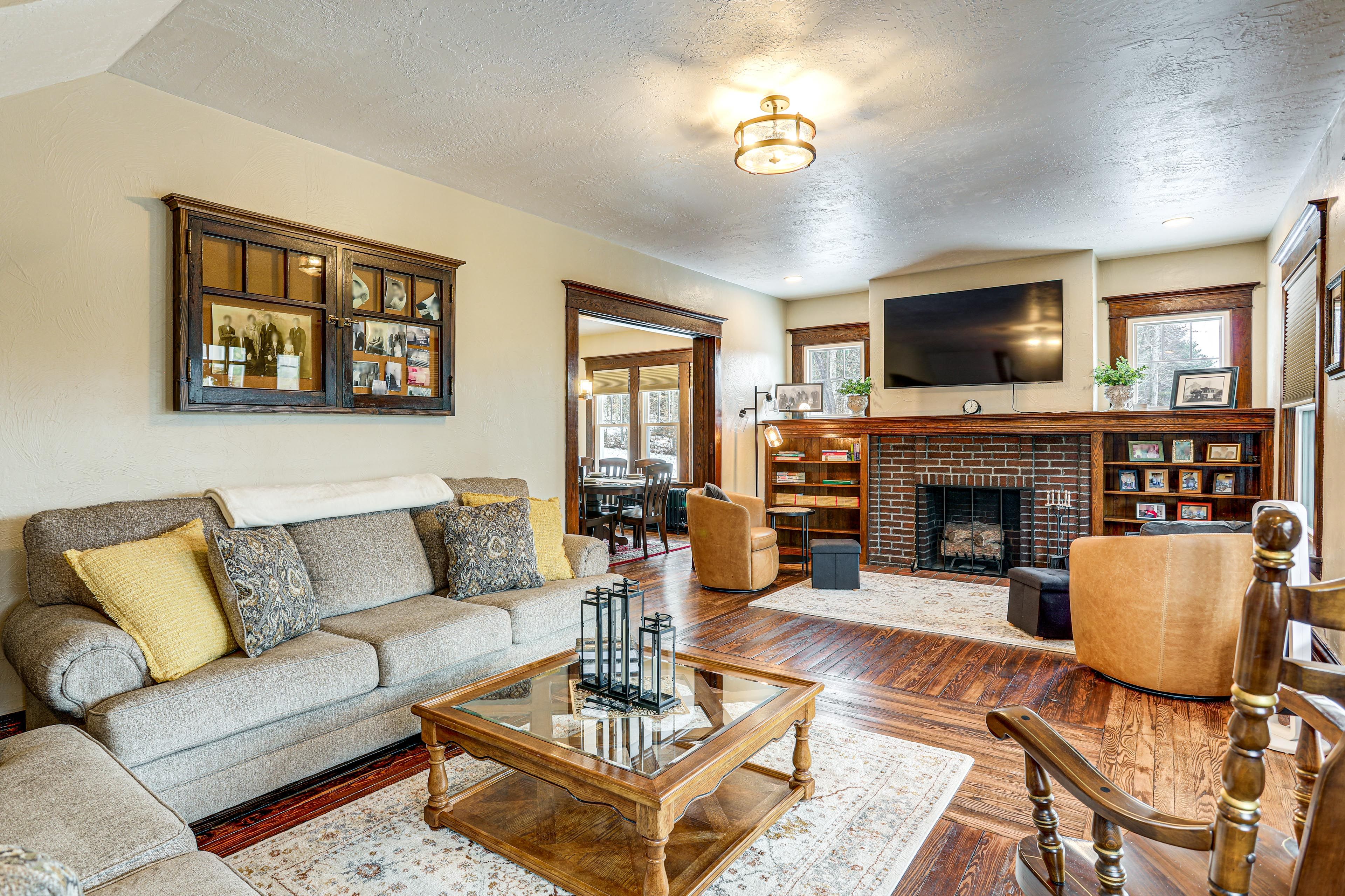 Brockport Vacation Rental | 5BR | 2BA | 2,200 Sq Ft | Step-Free Access