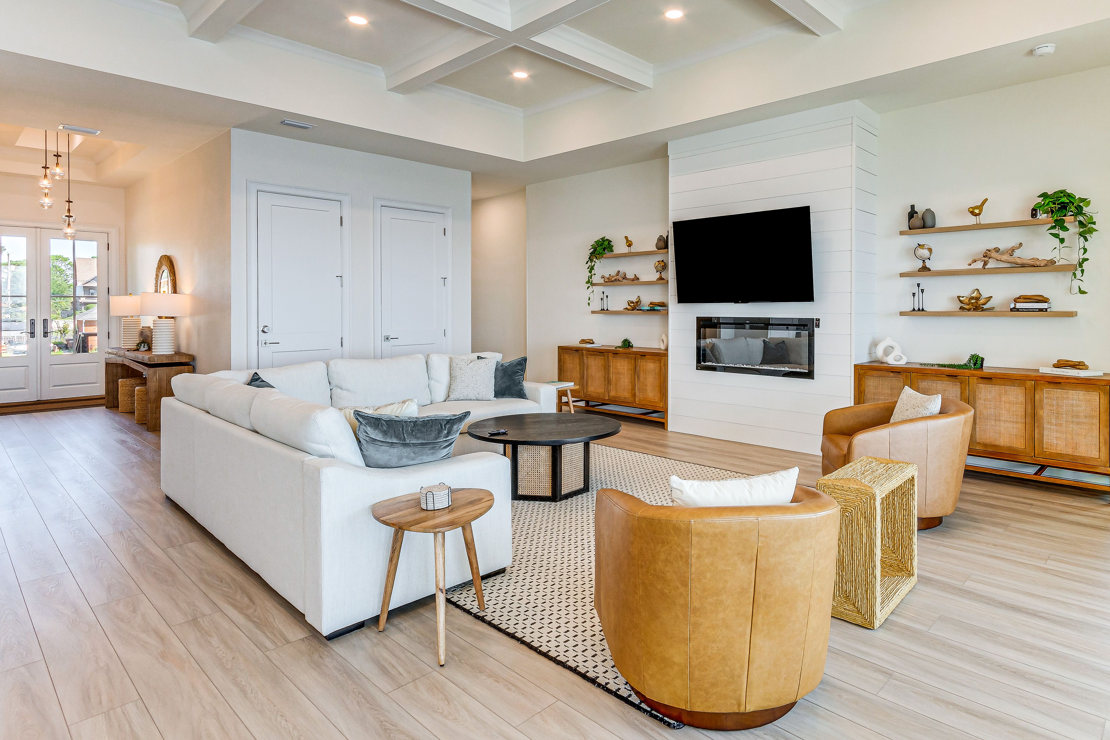 Living Room | 2nd Floor | Smart TV | Free WiFi | Electric Fireplace