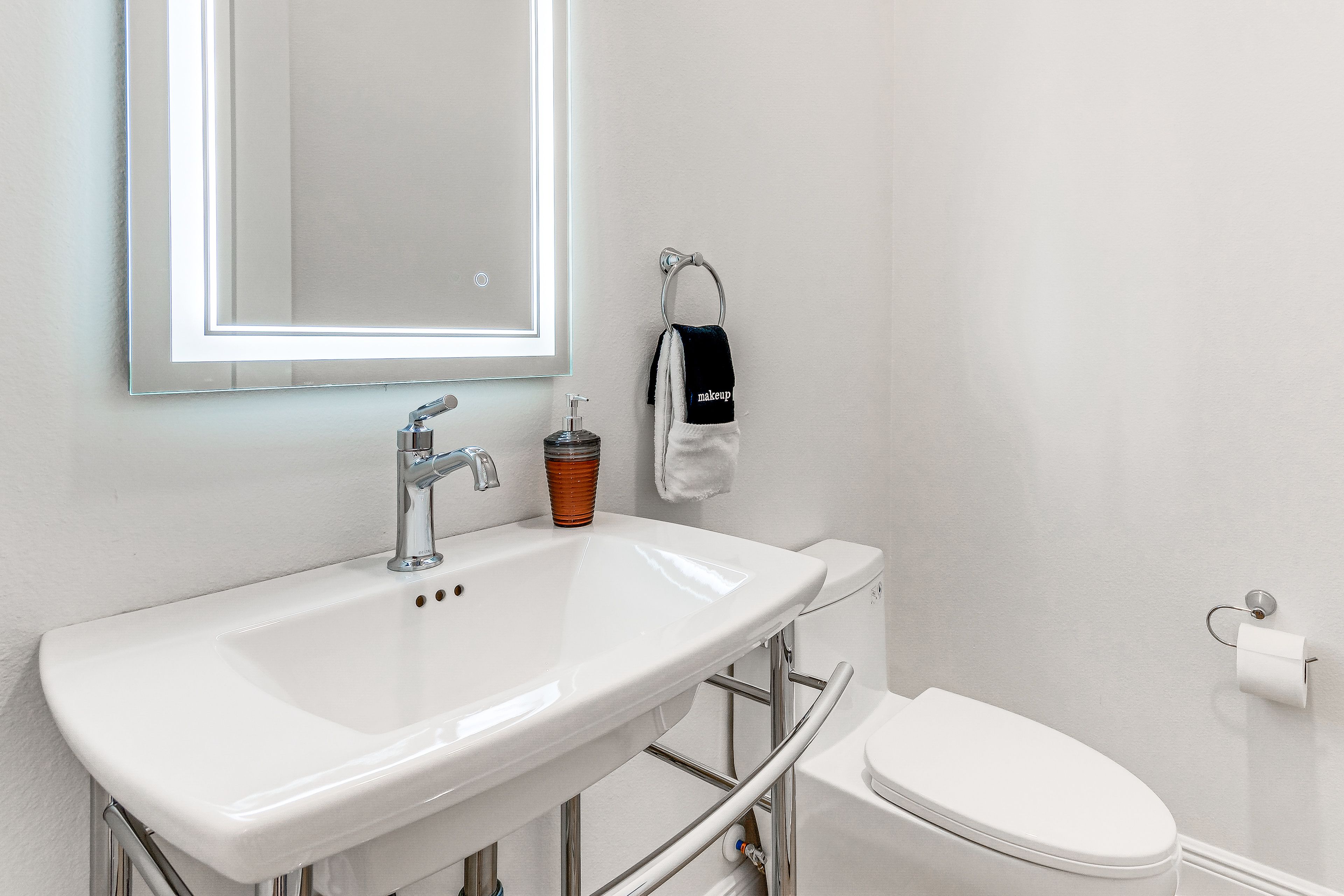 Half Bathroom | 2nd Floor