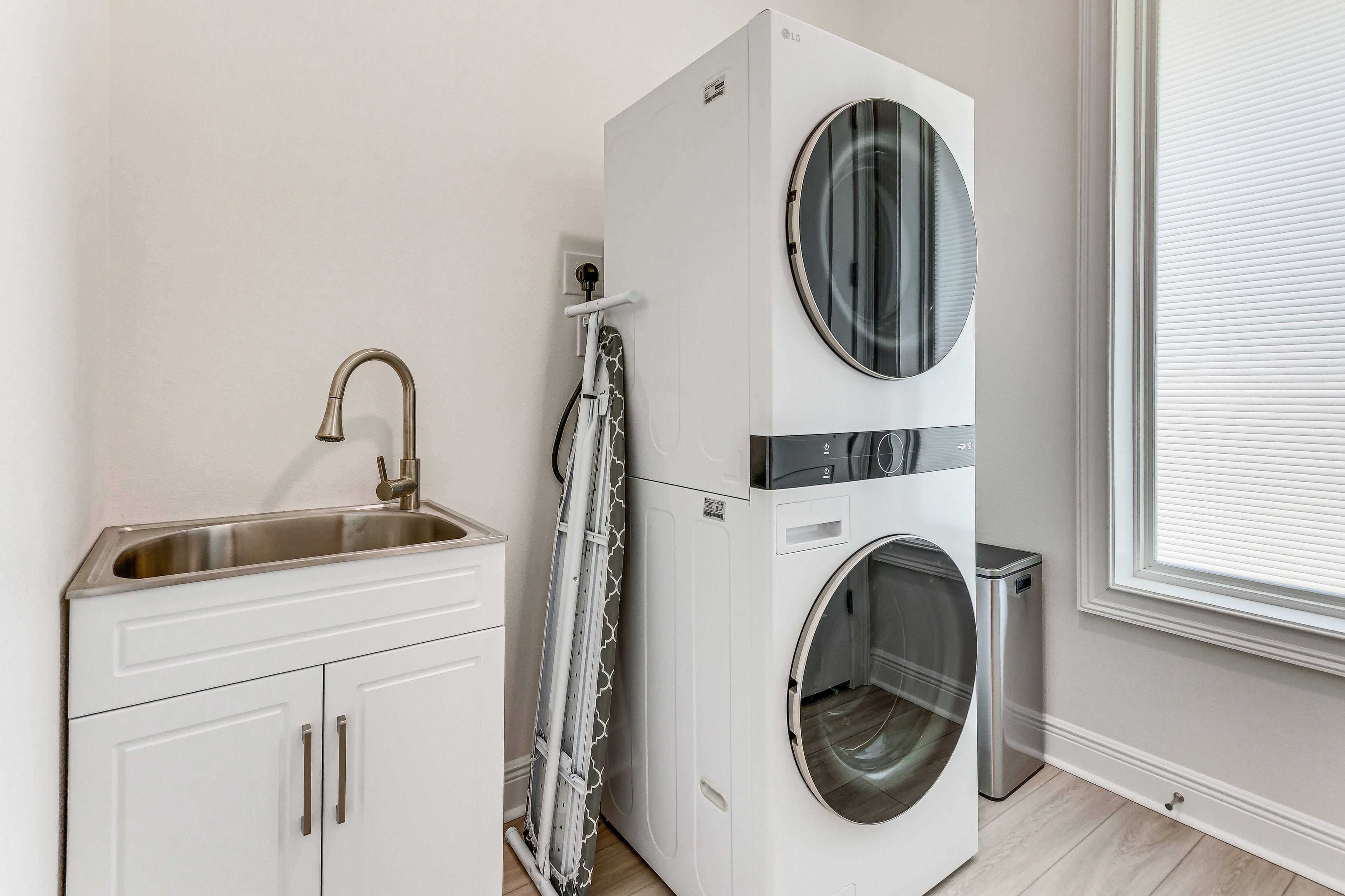 Laundry Room | 2nd Floor | Washer & Dryer