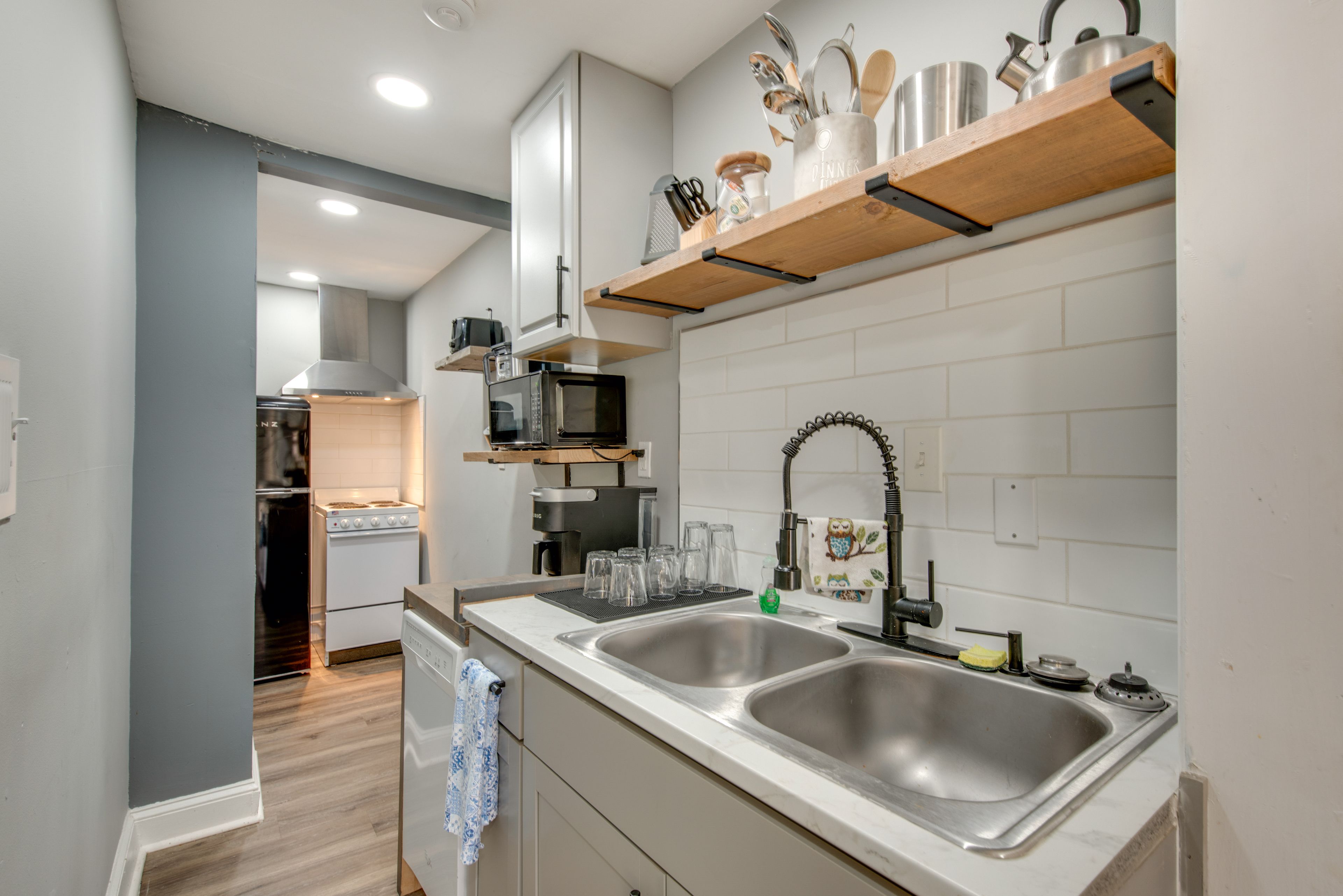 Kitchen | Cooking Basics | Dishwasher | Drip & Single-Serve Coffee Maker