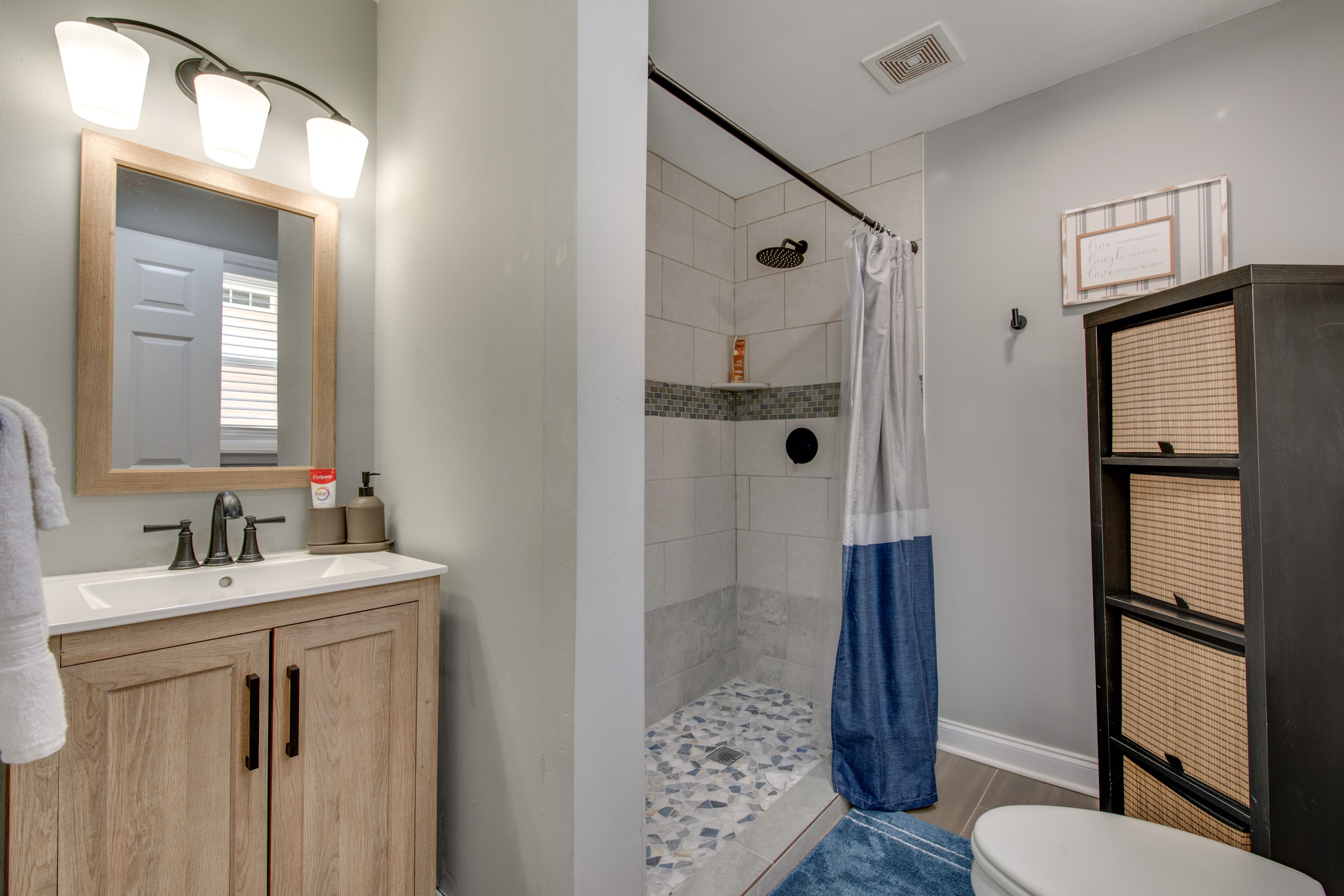 Full Bath | Complimentary Toiletries | Towels Provided