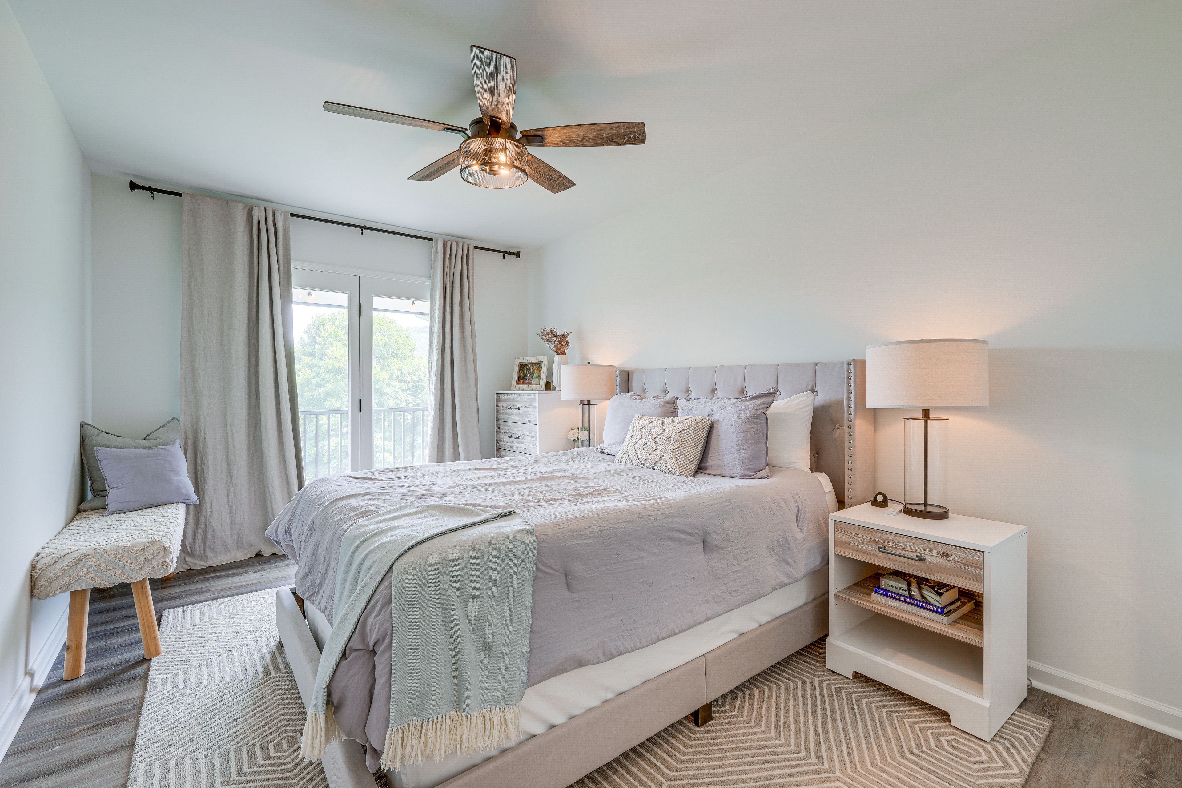 Bedroom 1 | Queen Bed | 1st Floor | Linens Provided