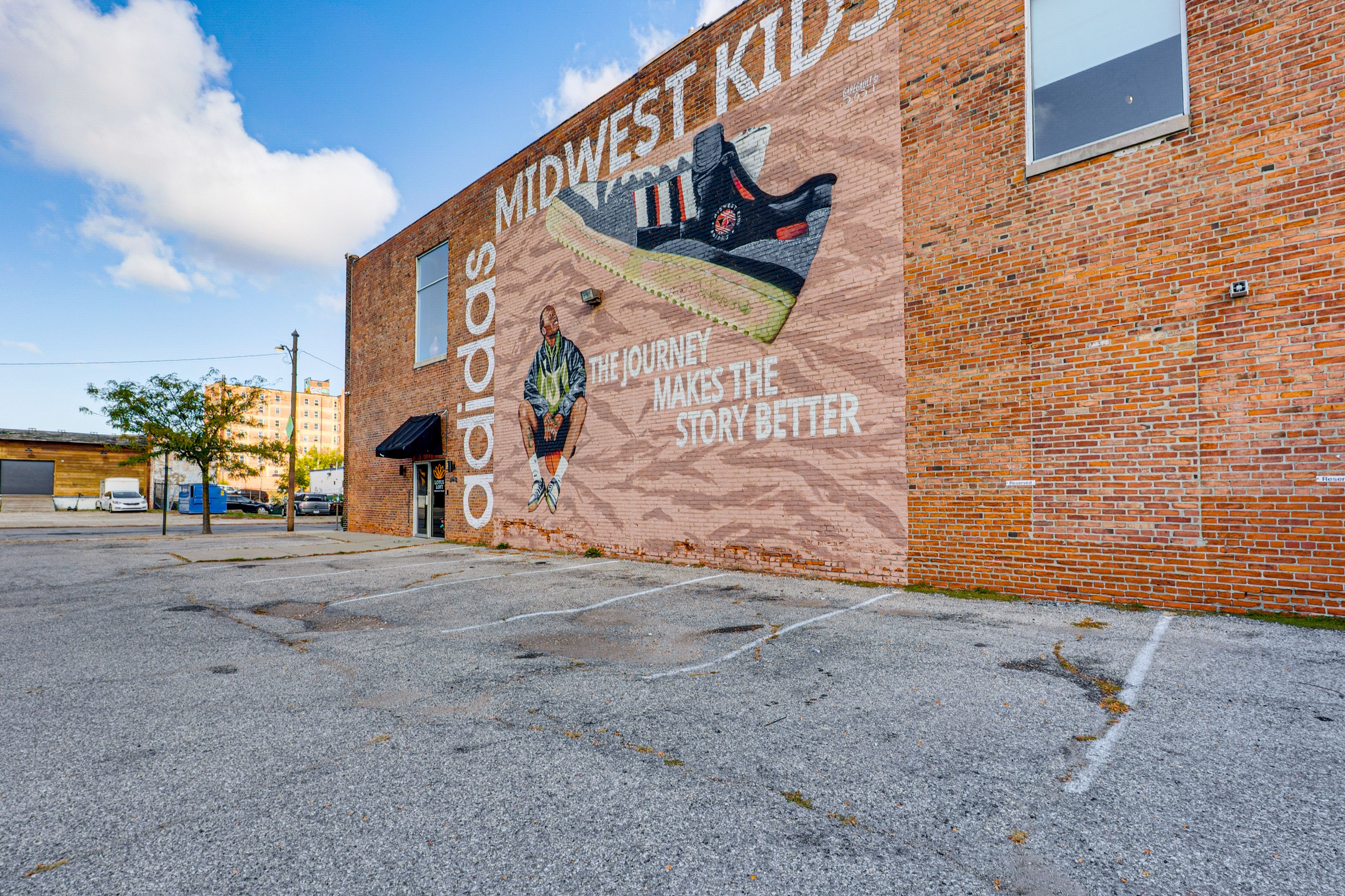 Parking | Open Lot (6 Vehicles)