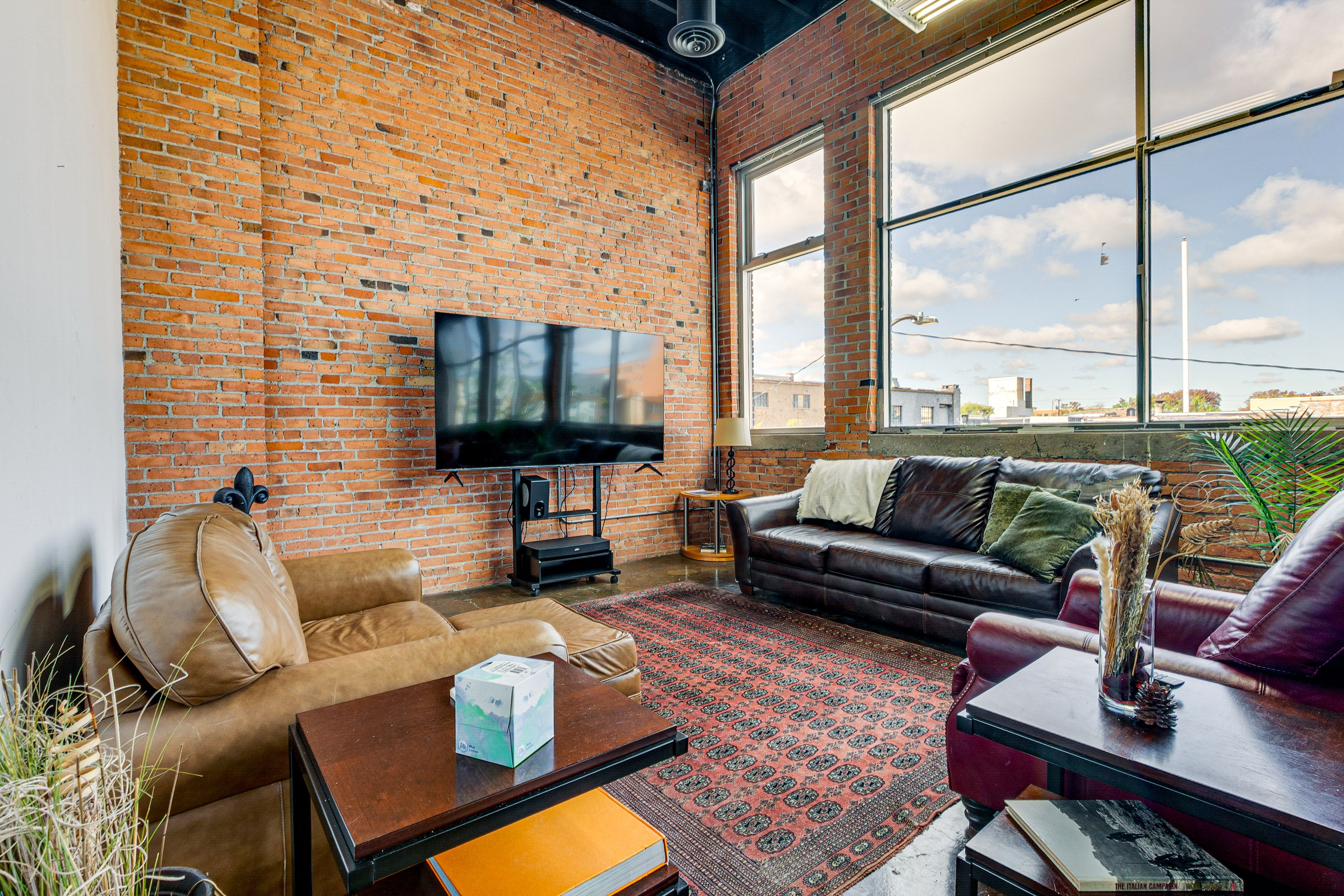 Living Room | 1st Floor | Full Sleeper Sofa | Smart TV