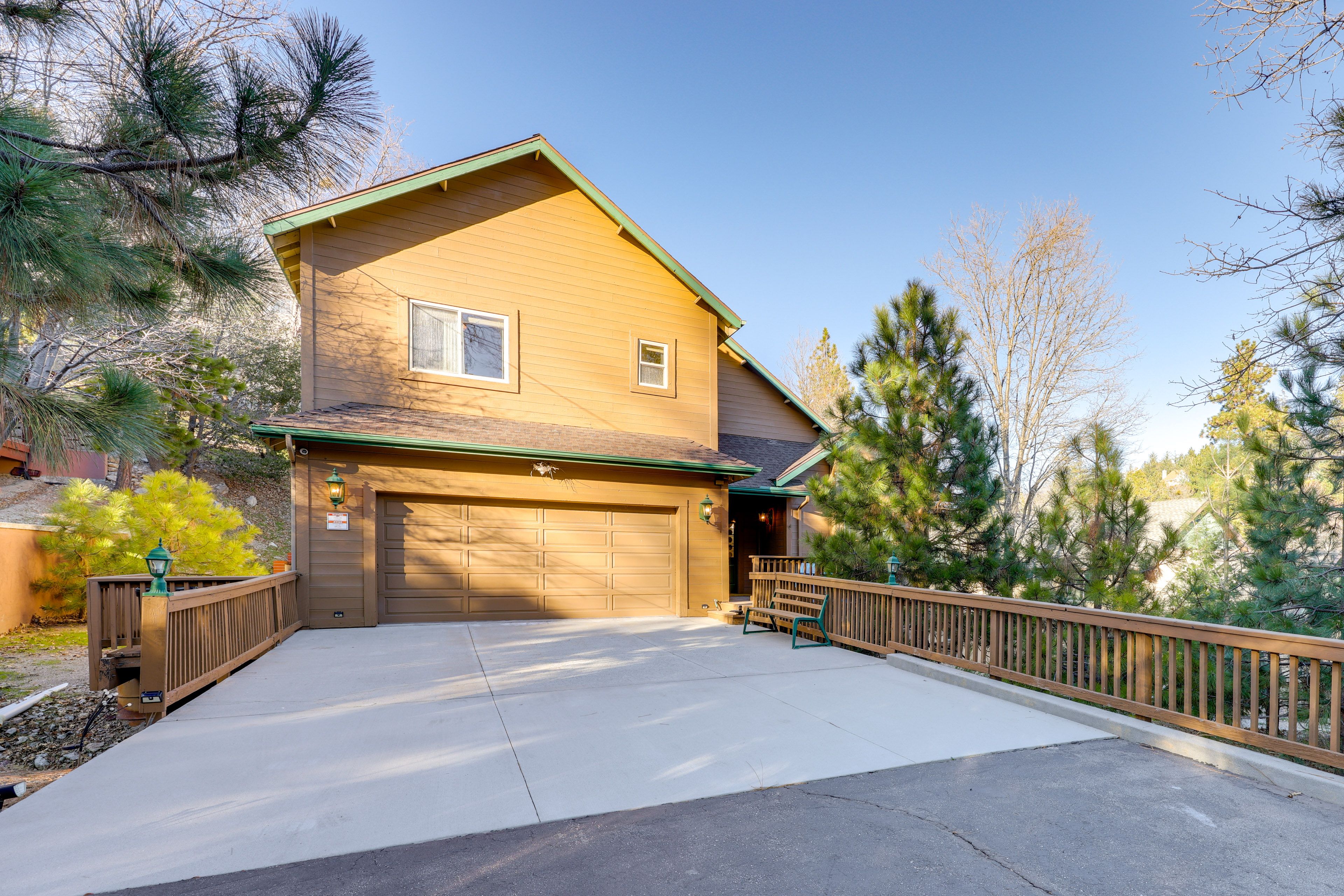 Driveway Parking | 4 Vehicles