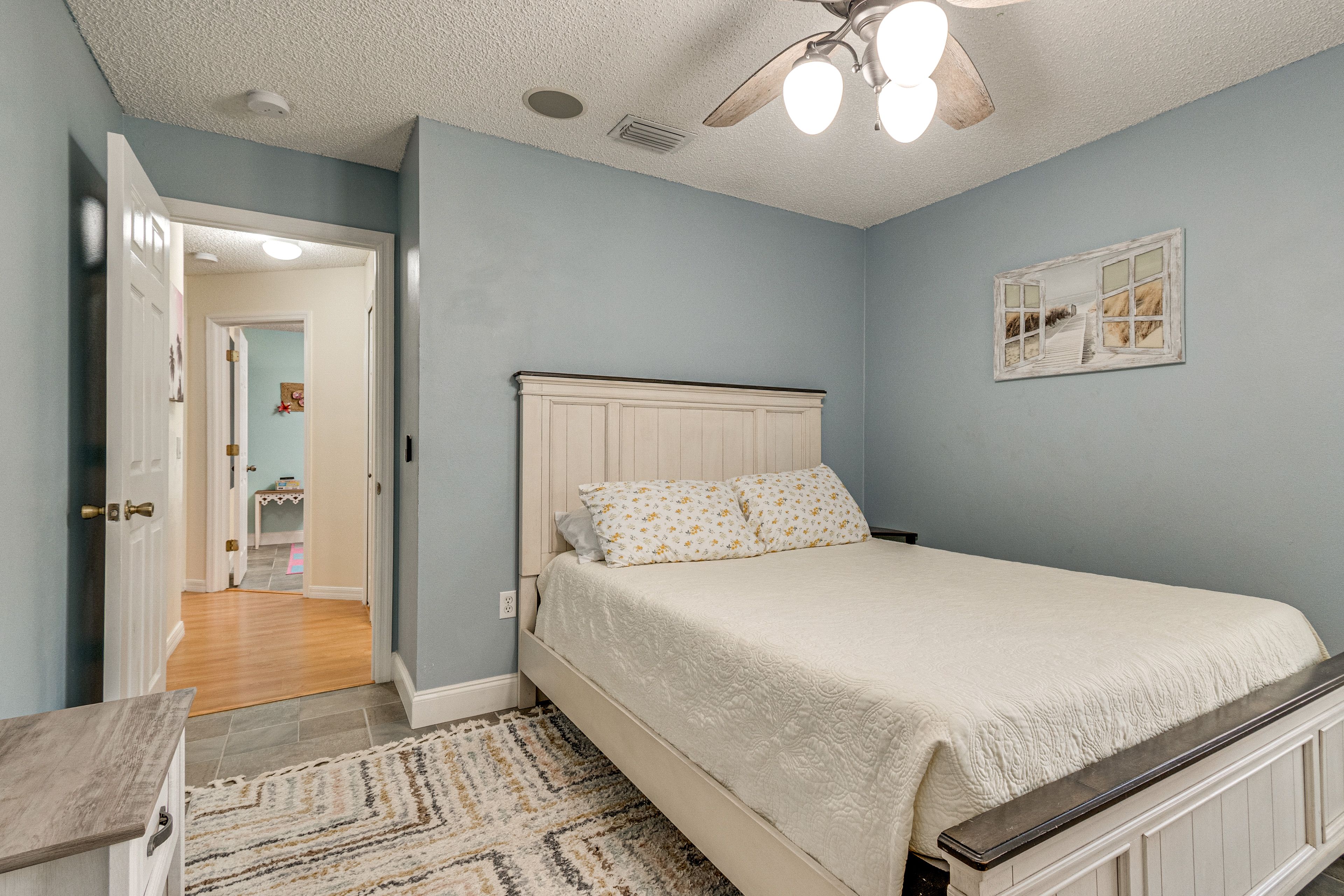 Bedroom 2 | Queen Bed | Smart TV
