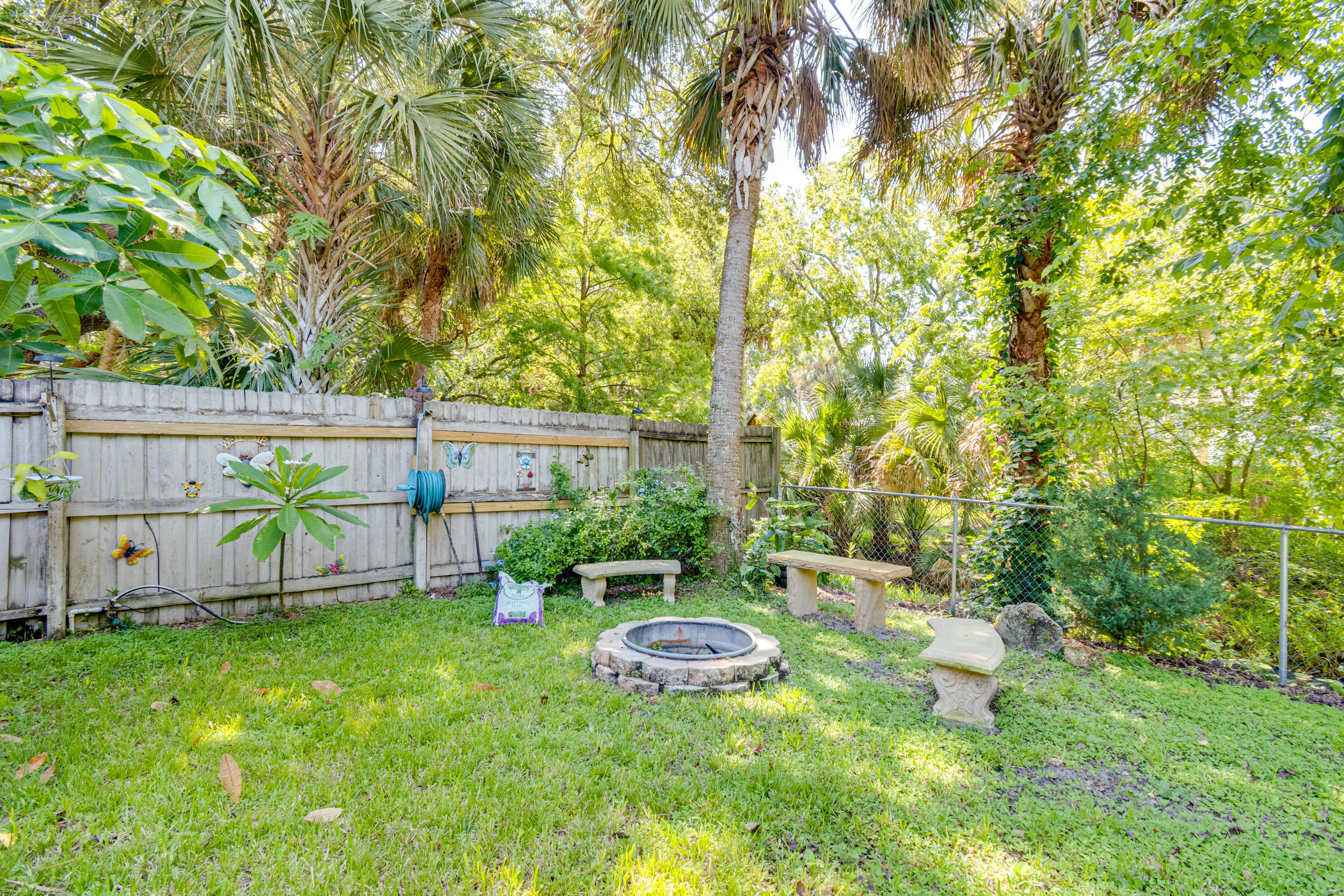 Fenced Yard | Fire Pit