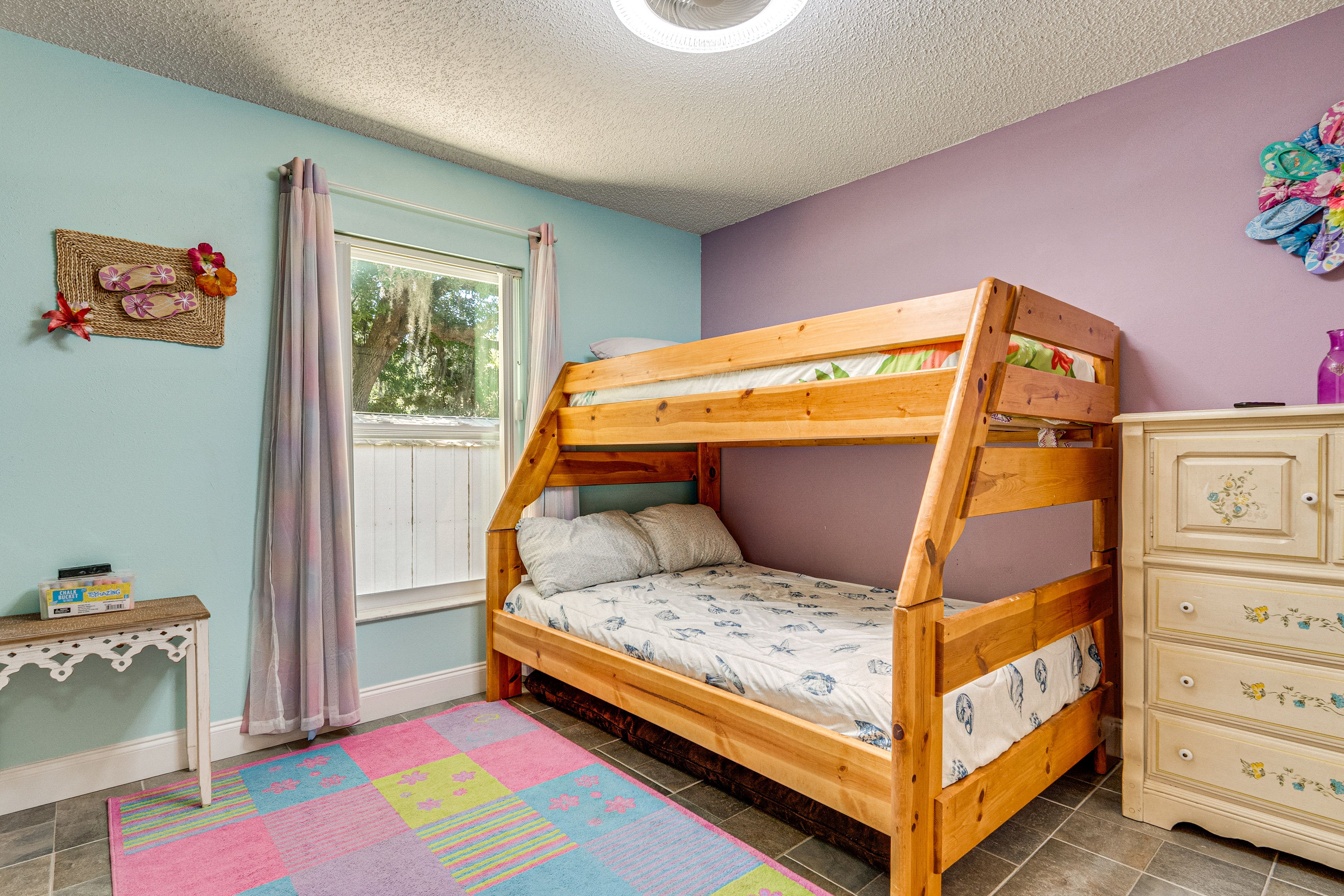 Bedroom 4 | Twin/Full Bunk Bed